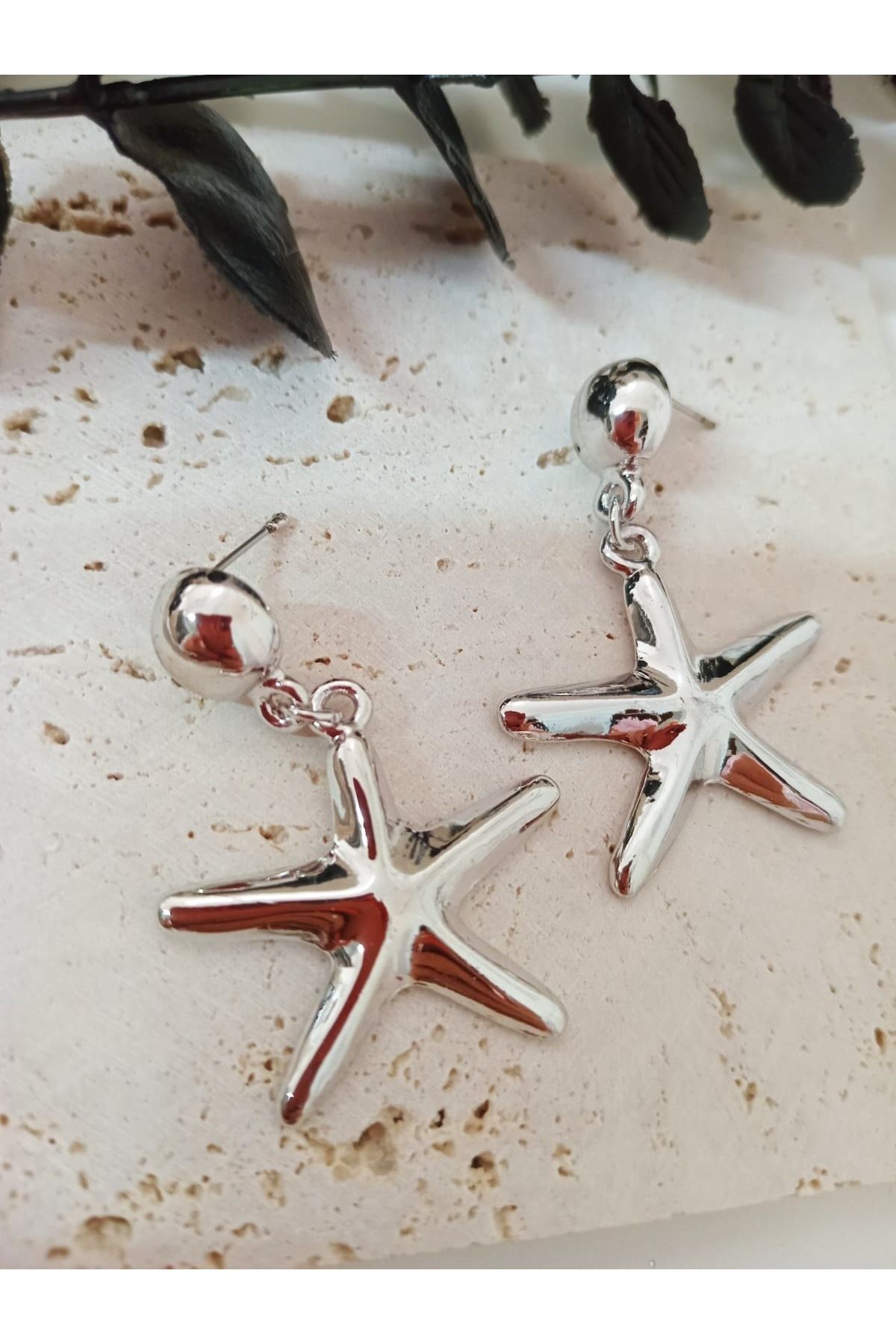 Gümüş Deniz Yıldızı Sallantılı Hafif Kadın Küpe