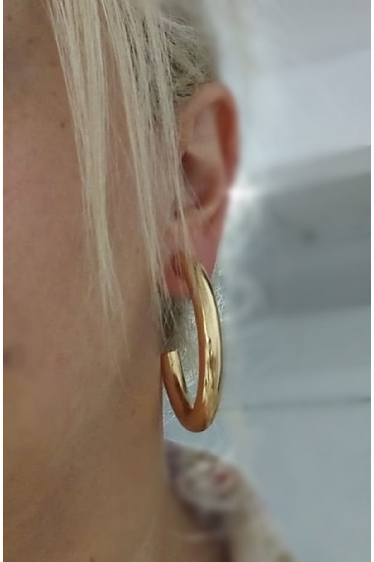Gold Kalın Boru Halka (4,5cm) Şık Kadın Küpe, Hafif