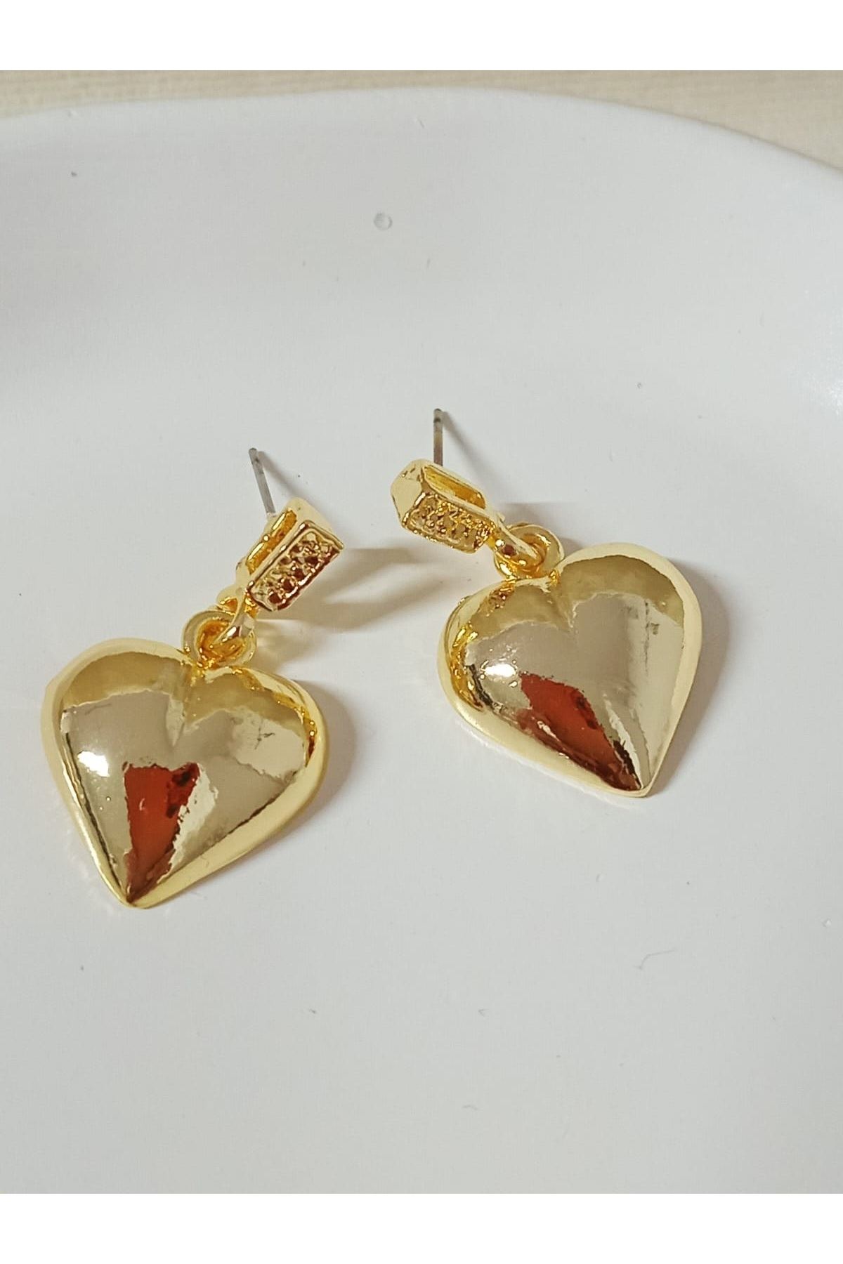 Gold Sallantılı Kalp Hafif Kadın Küpe