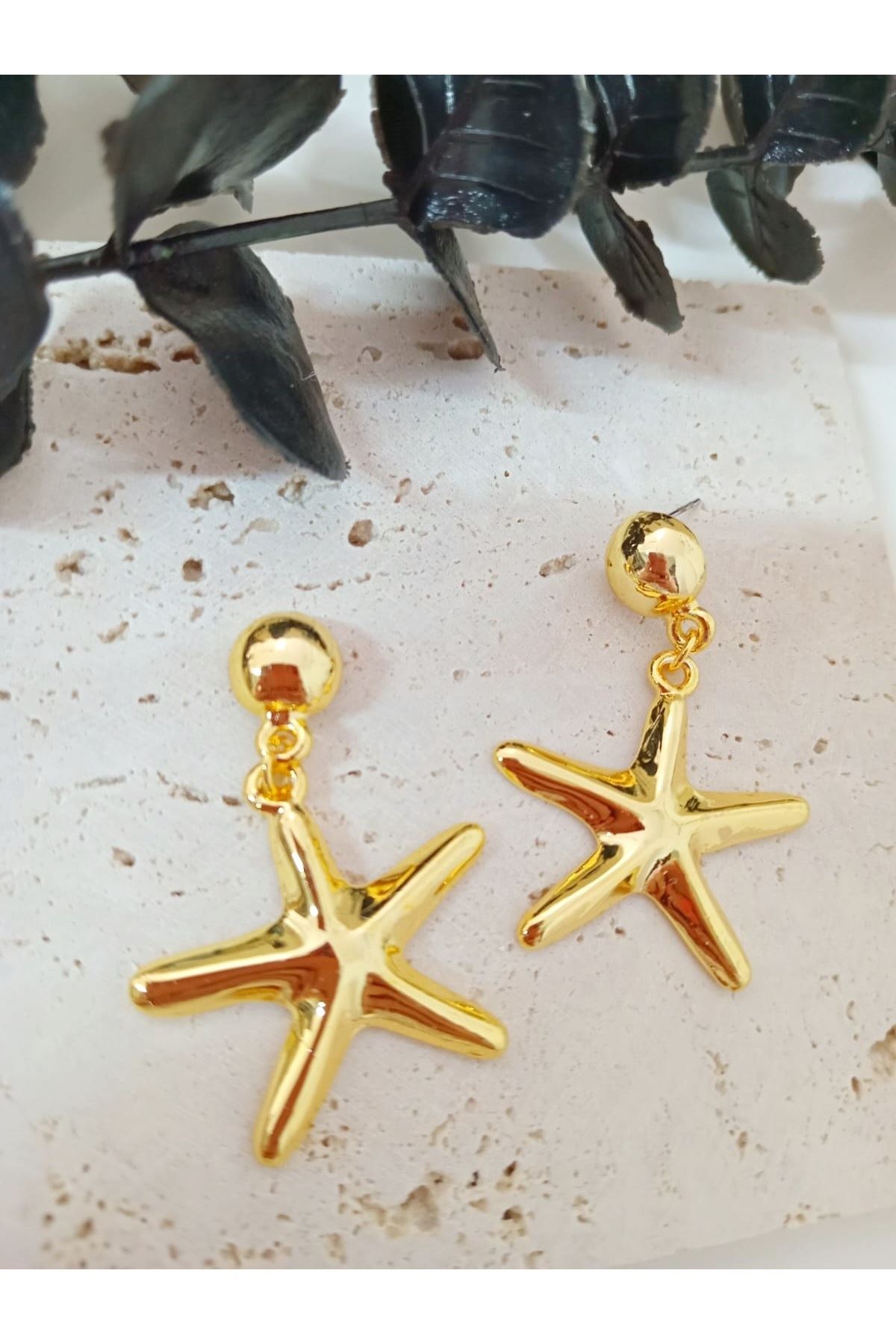 Gold Deniz Yıldızı Sallantılı Hafif Kadın Küpe