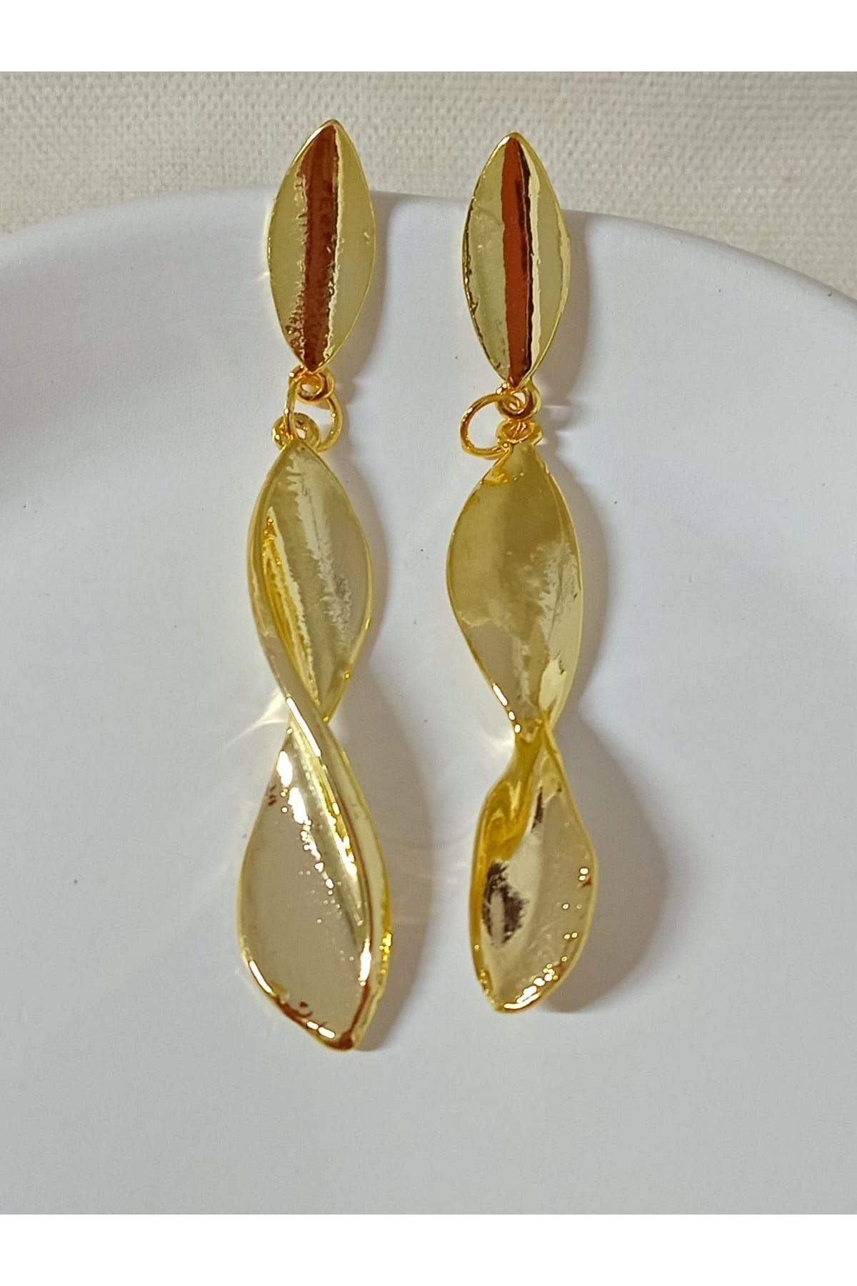 Gold Sarmal Uzun Çok Şık Kadın Küpe