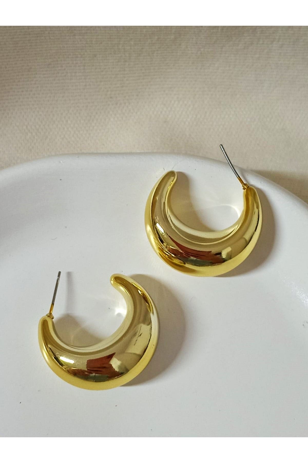 Gold Yarım Ay Çok Hafif Şık Kadın Küpe