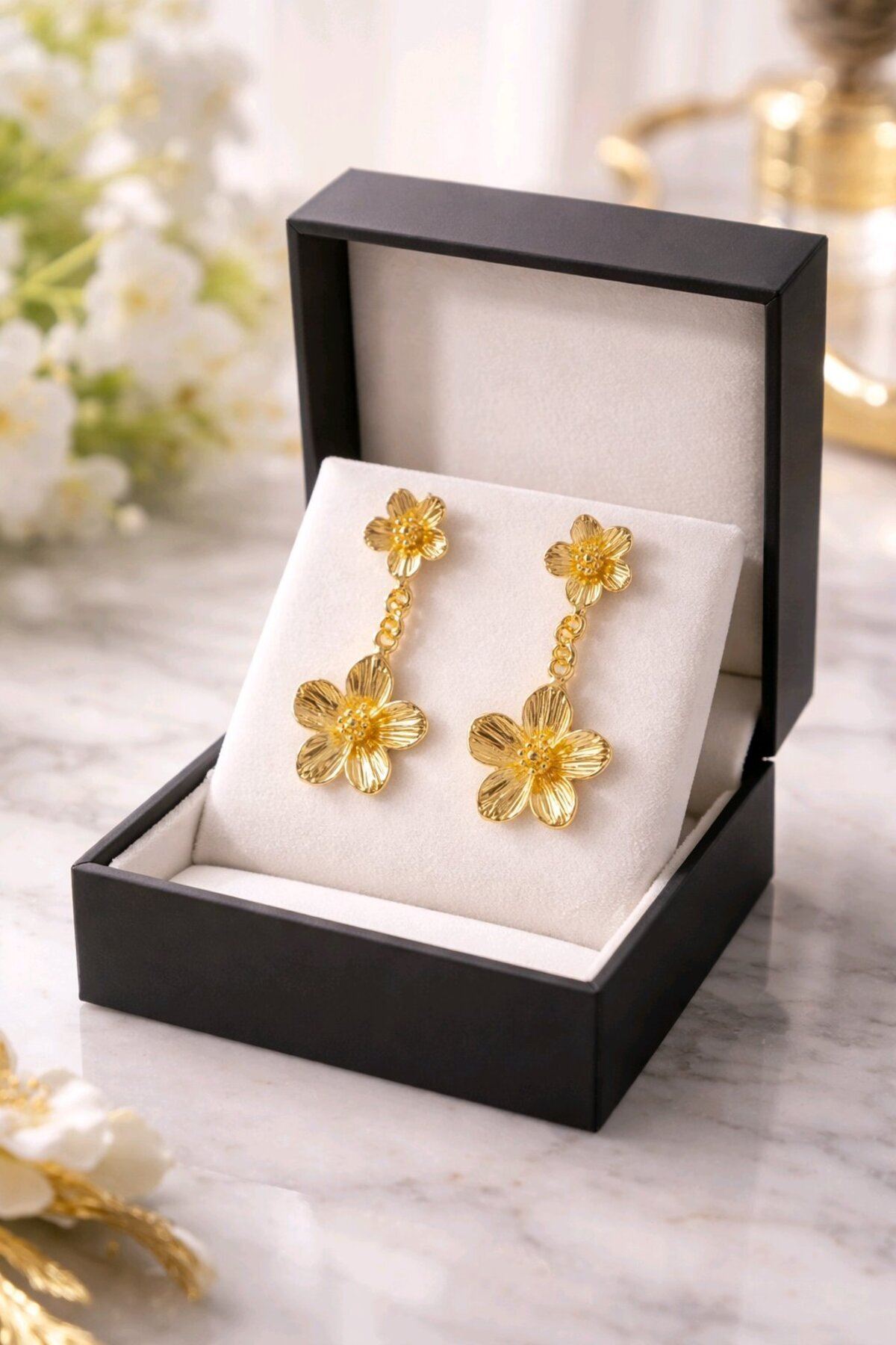 Gold Sallantılı Çiçek Kadın Küpe