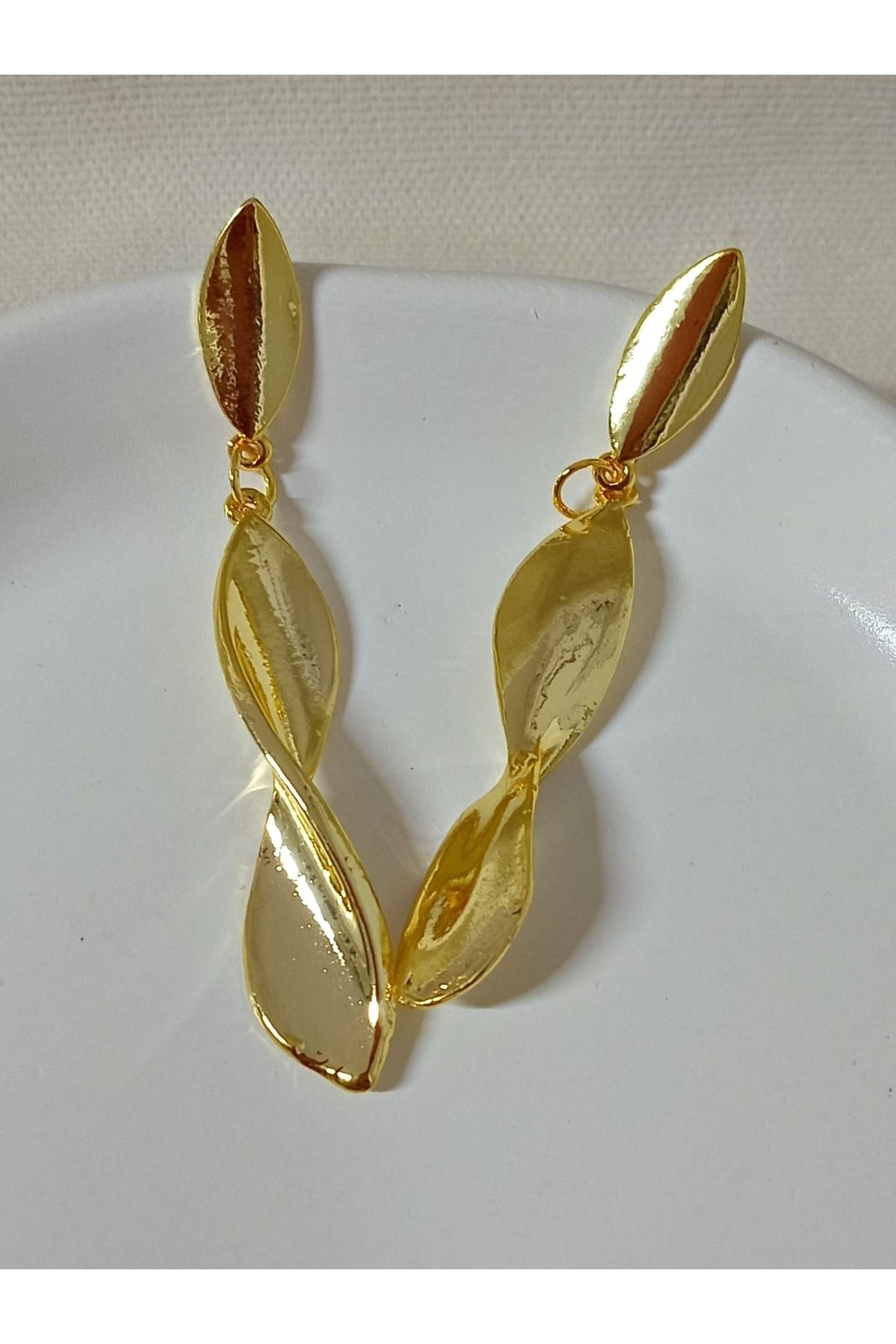 Gold Sarmal Uzun Çok Şık Kadın Küpe