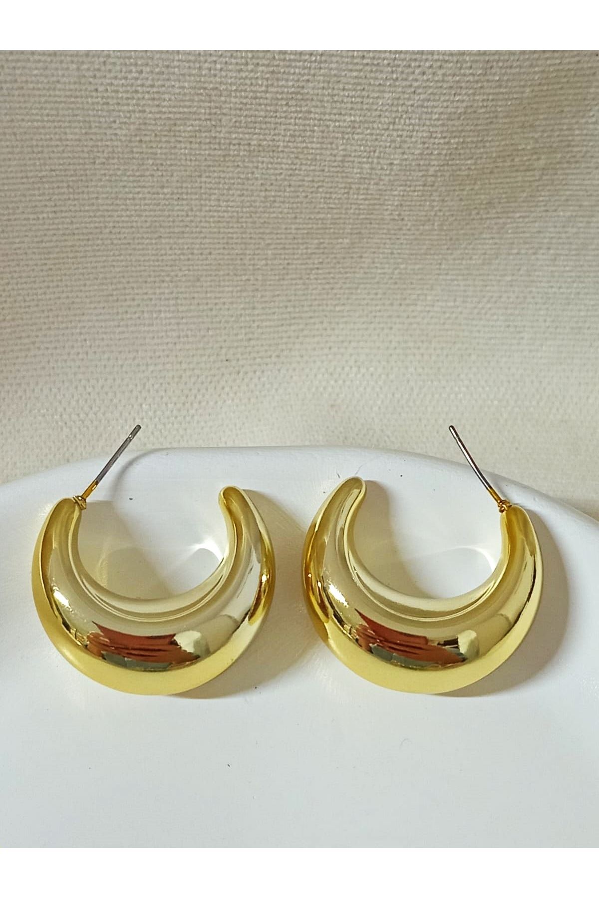 Gold Yarım Ay Çok Hafif Şık Kadın Küpe