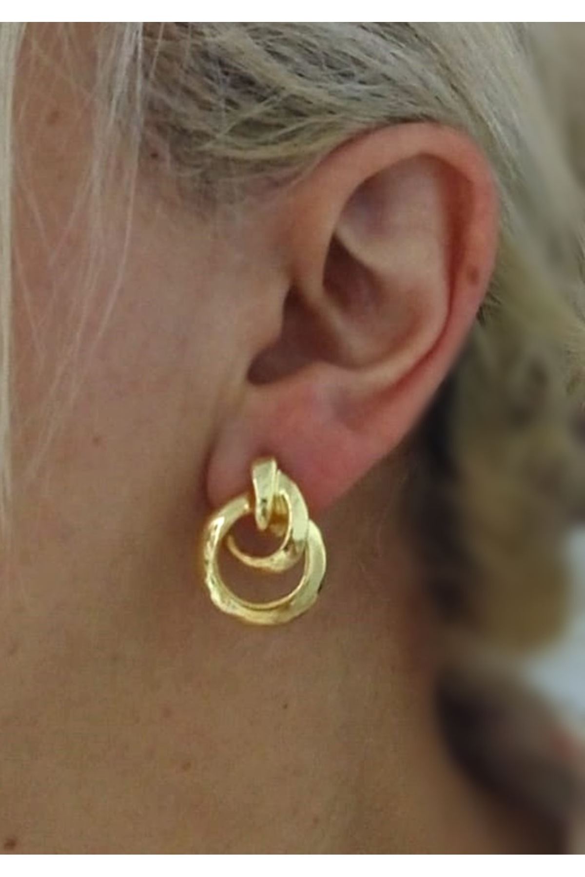 Gold Geçmeli Halkalar Şık Kadın Küpe, Hafif