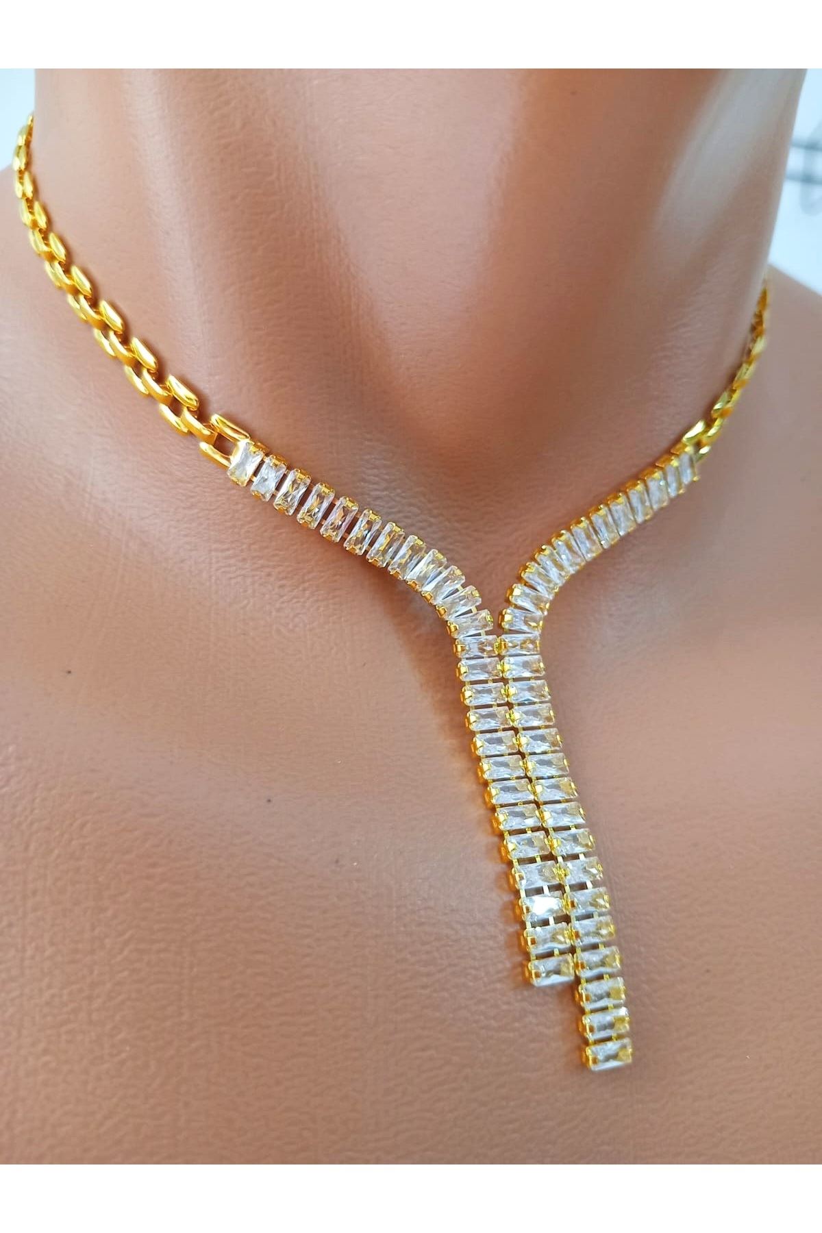 Gold Baget Taşlı Zarif Kolye Ve Bileklik Seti