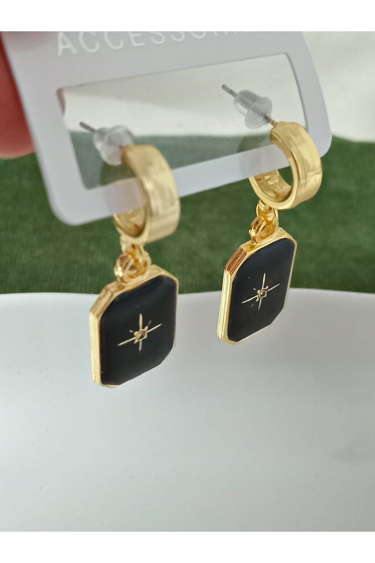 Gold Siyah Kuzey Yıldızı Kadın Küpe
