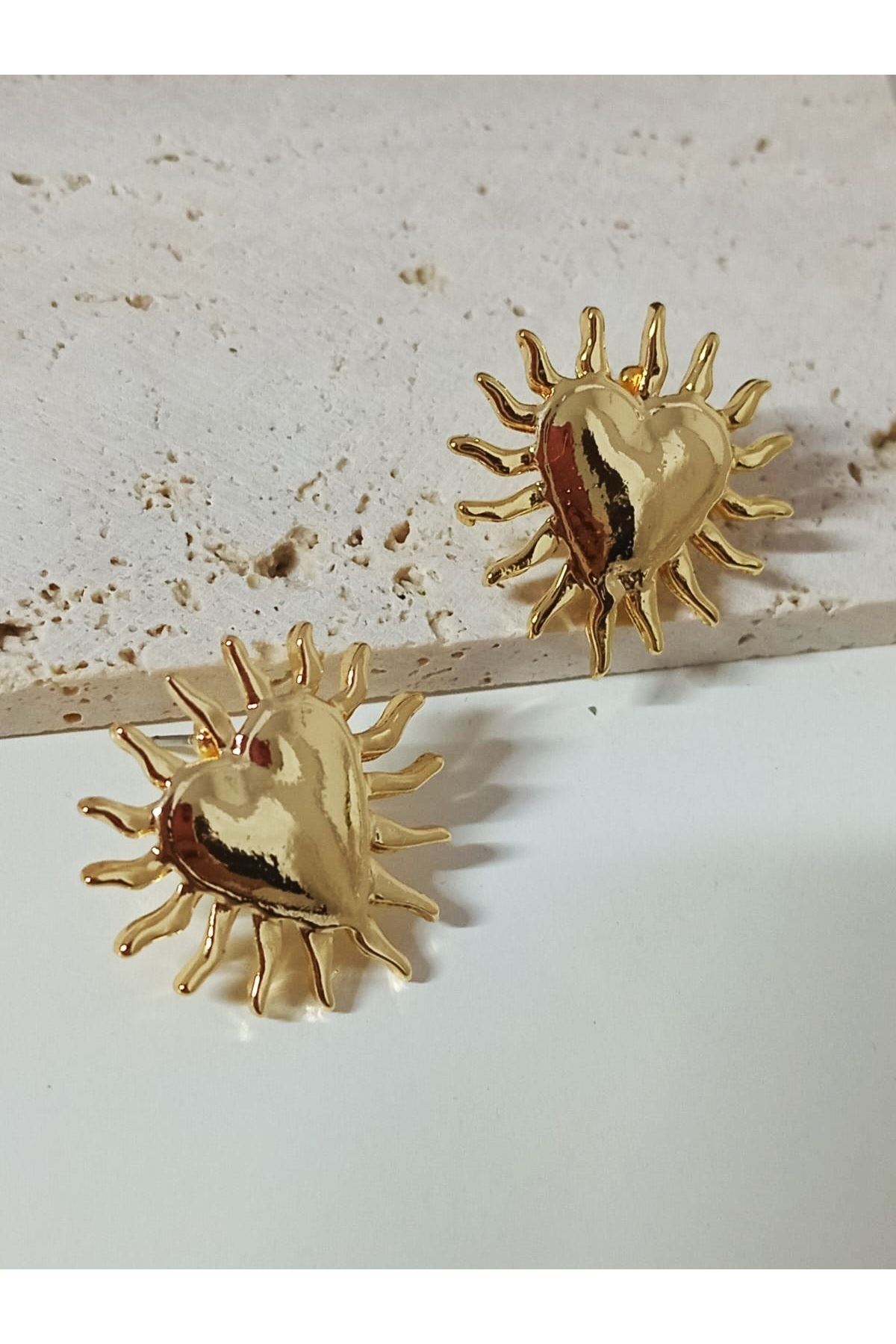 Gold Kalp Güneş Kadın Küpe