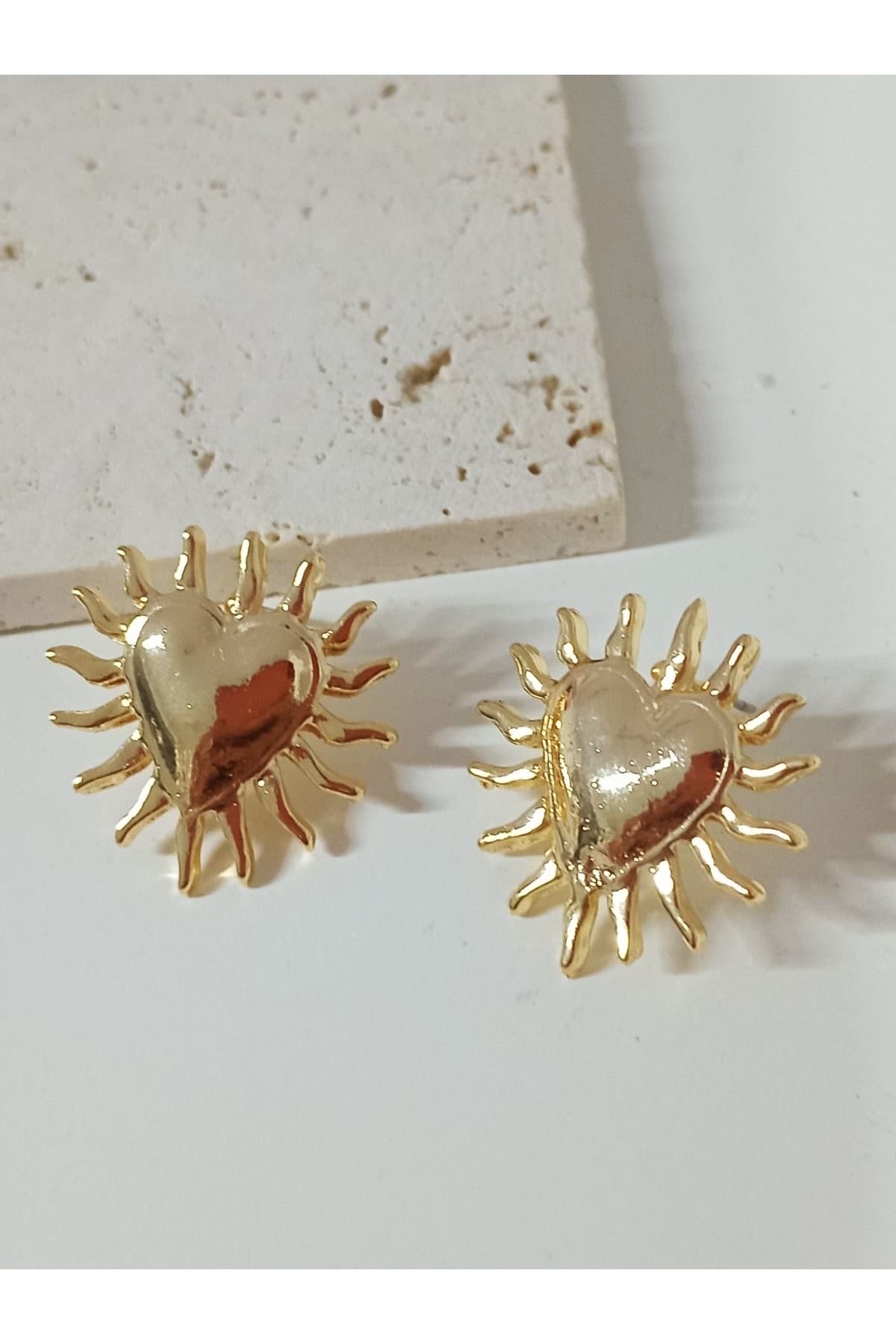 Gold Kalp Güneş Kadın Küpe
