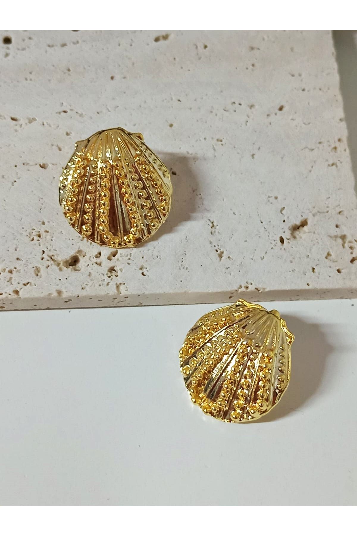 Gold Midye Hafif Kadın Küpe