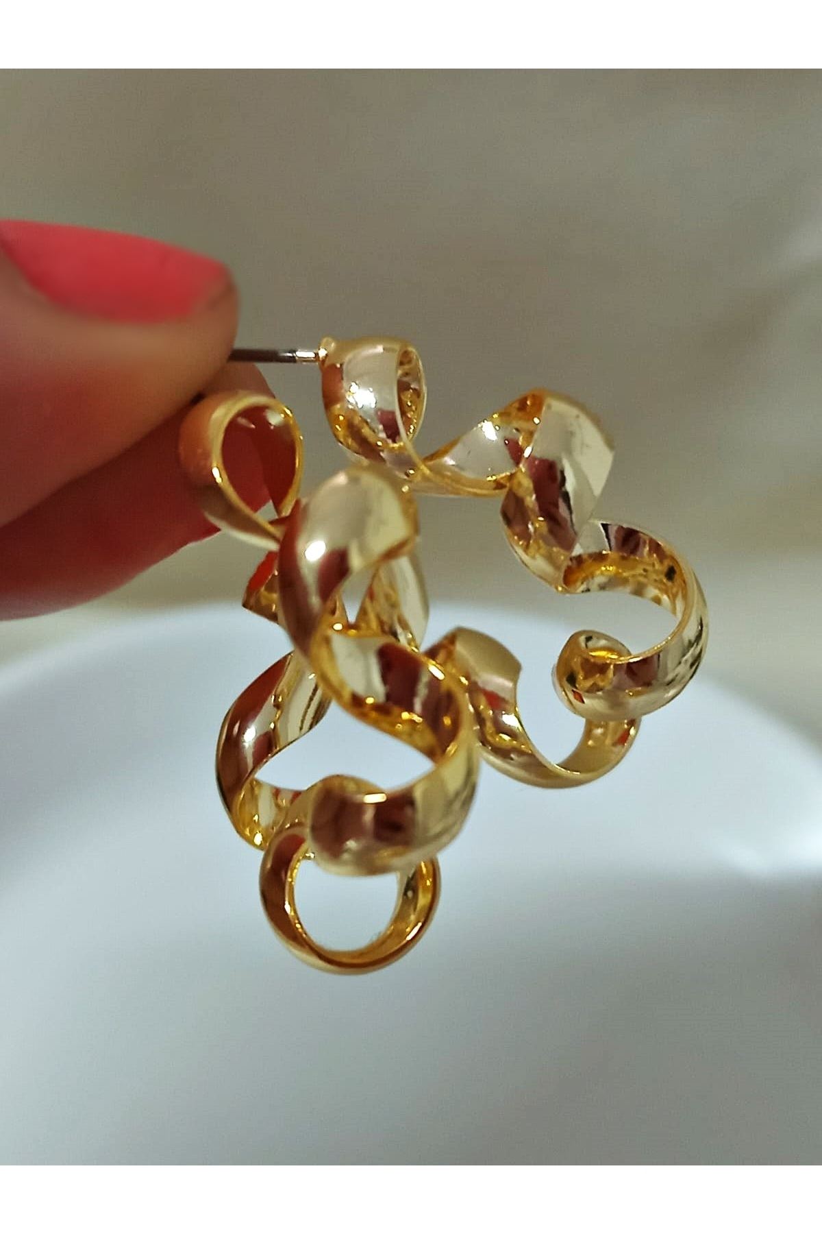 Gold Burgulu Küçük Halka Küpe