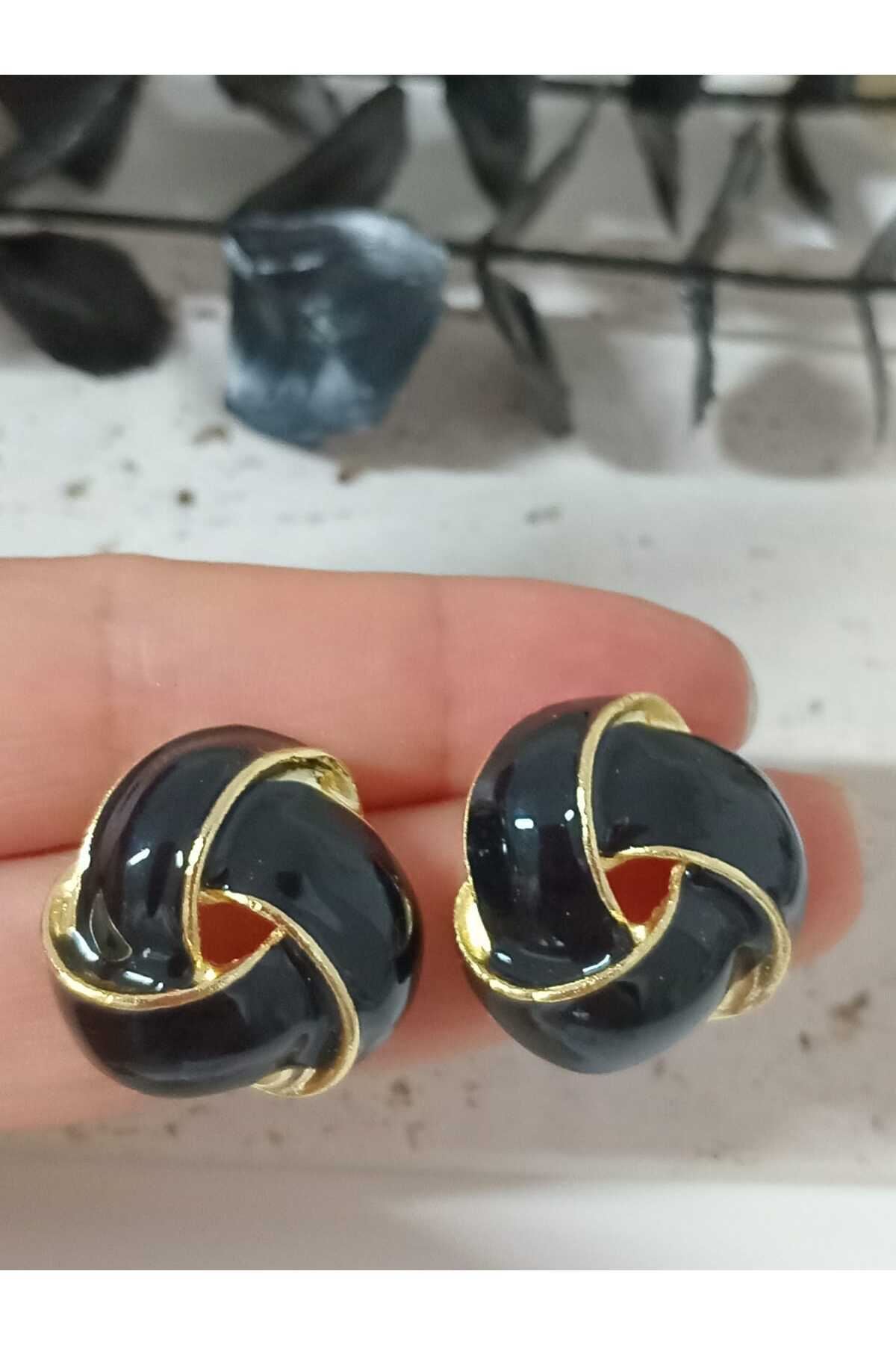 Siyah Gold Vintage Sarmal Şık Küpe
