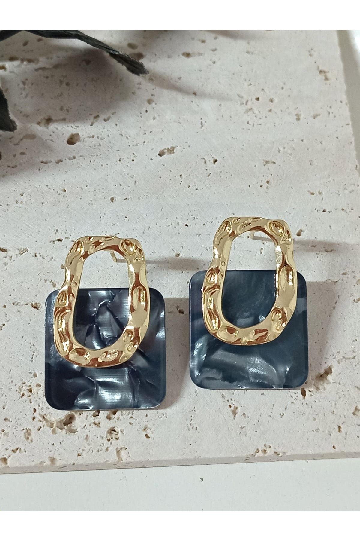Gri Gold Hafif Şık Kadın Küpe