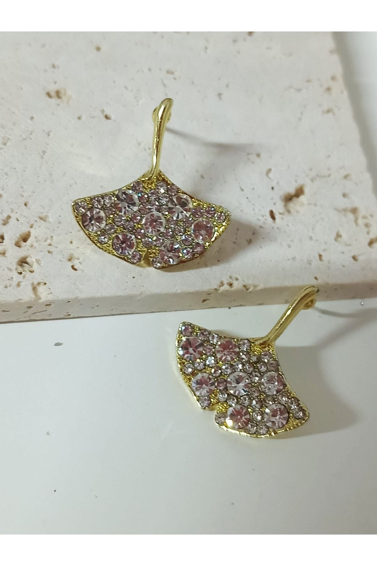 Gold Gingko Taşlı Zarif Kadın Küpe