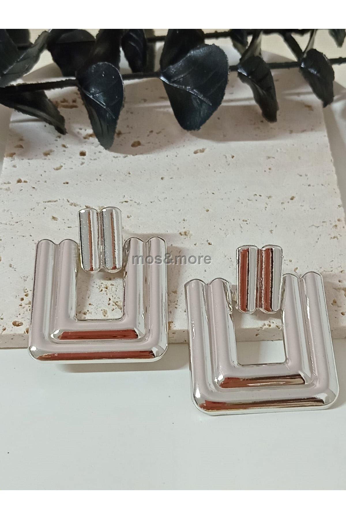 Marka Küpe, Gümüş Kare Plaka Şık Kadın Küpe