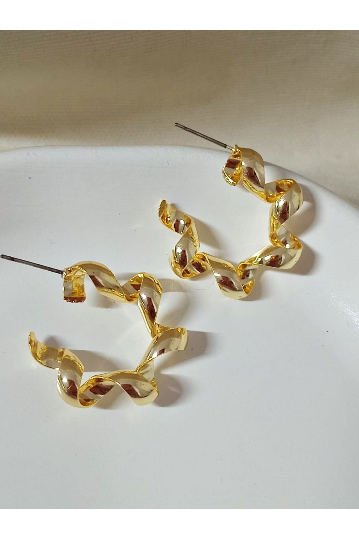 Gold Burgulu Küçük Halka Küpe
