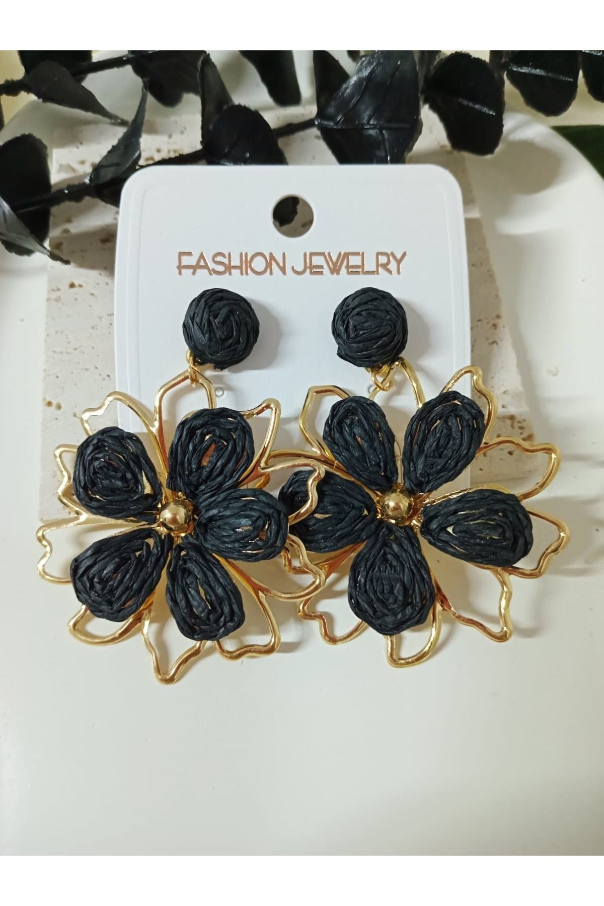 Siyah Hasır Gold Şık Küpe