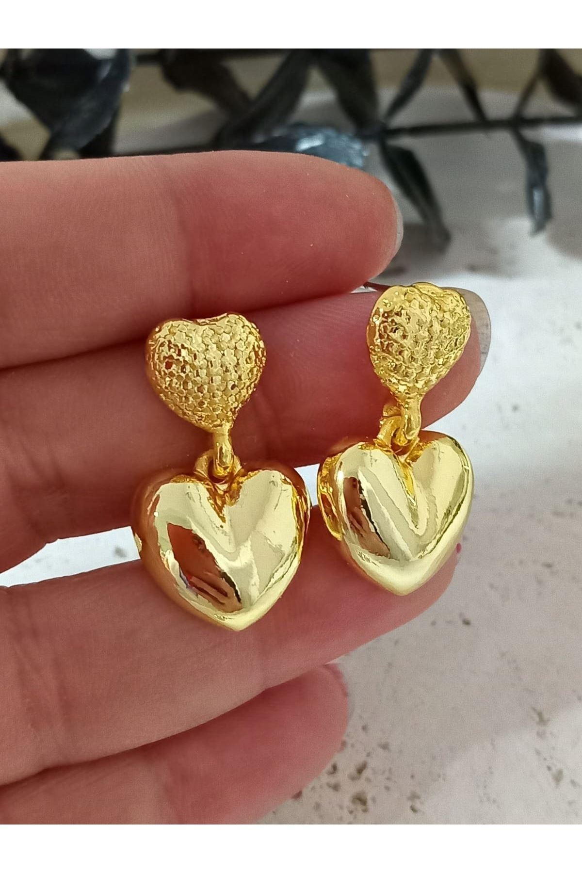 Gold Sıralı Kalp Sallantılı Kadın Küpe