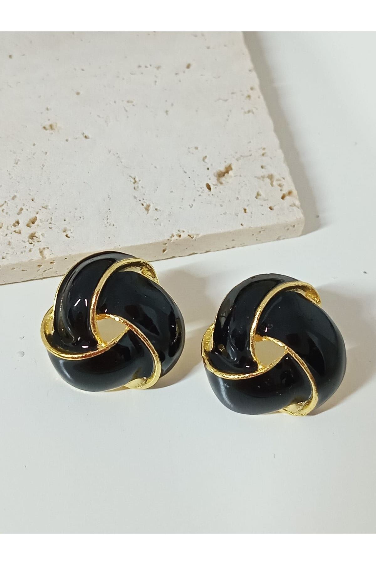 Siyah Gold Vintage Sarmal Şık Küpe