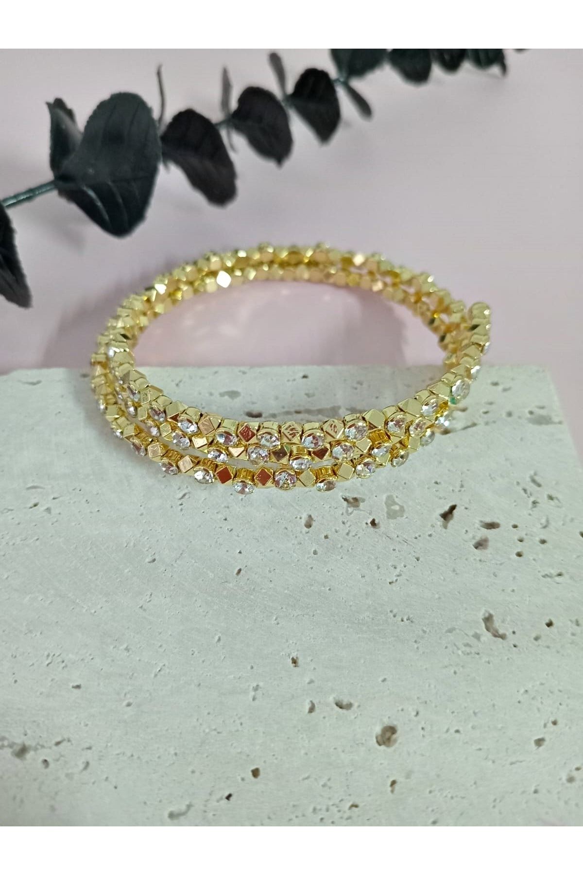Gold Taşlı Dolamalı Kadın Bileklik
