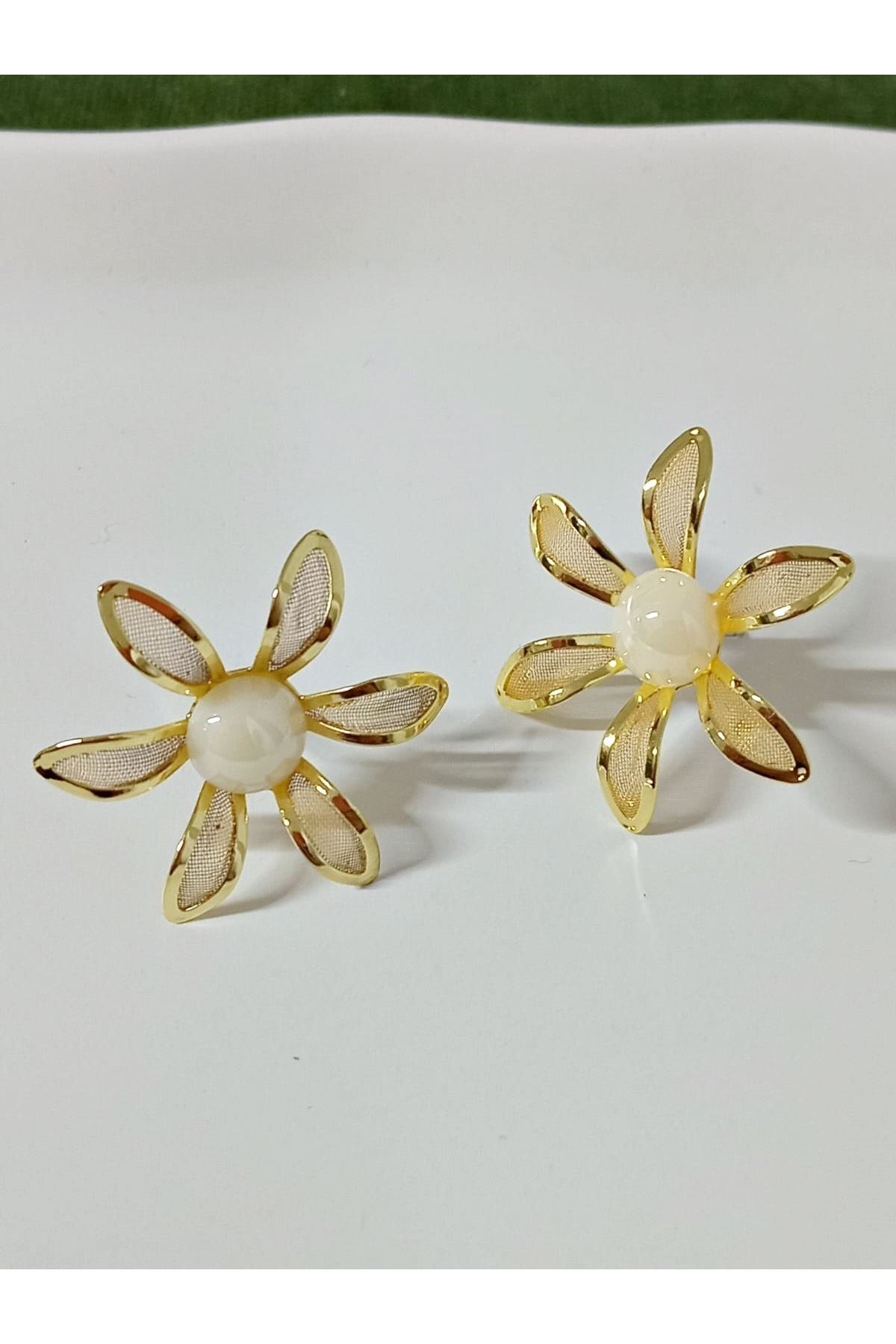 Gold Çiçek İncili Kadın Küpe
