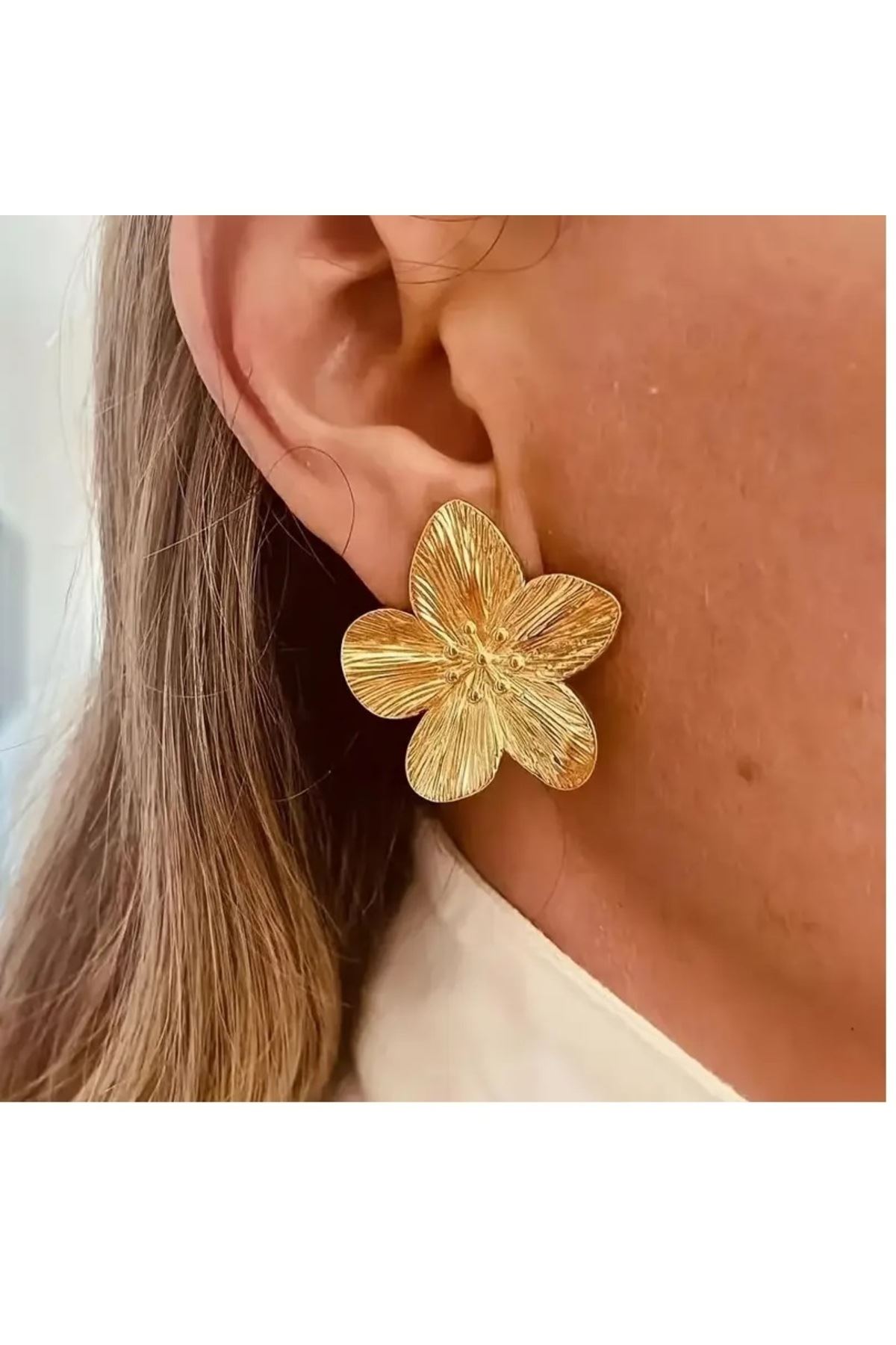 Gold Çiçek Kadın Küpe