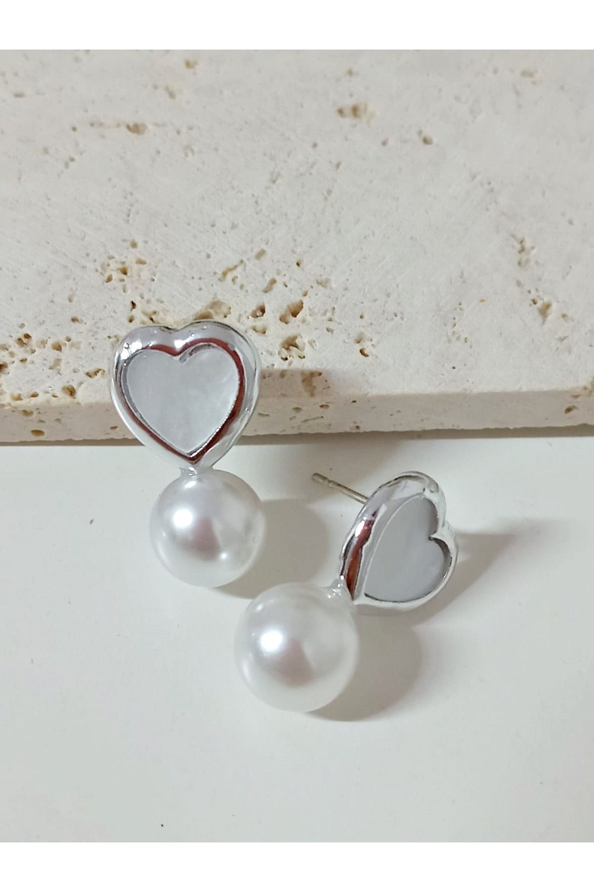 Gümüş Kalp İncili Küçük Kadın Küpe