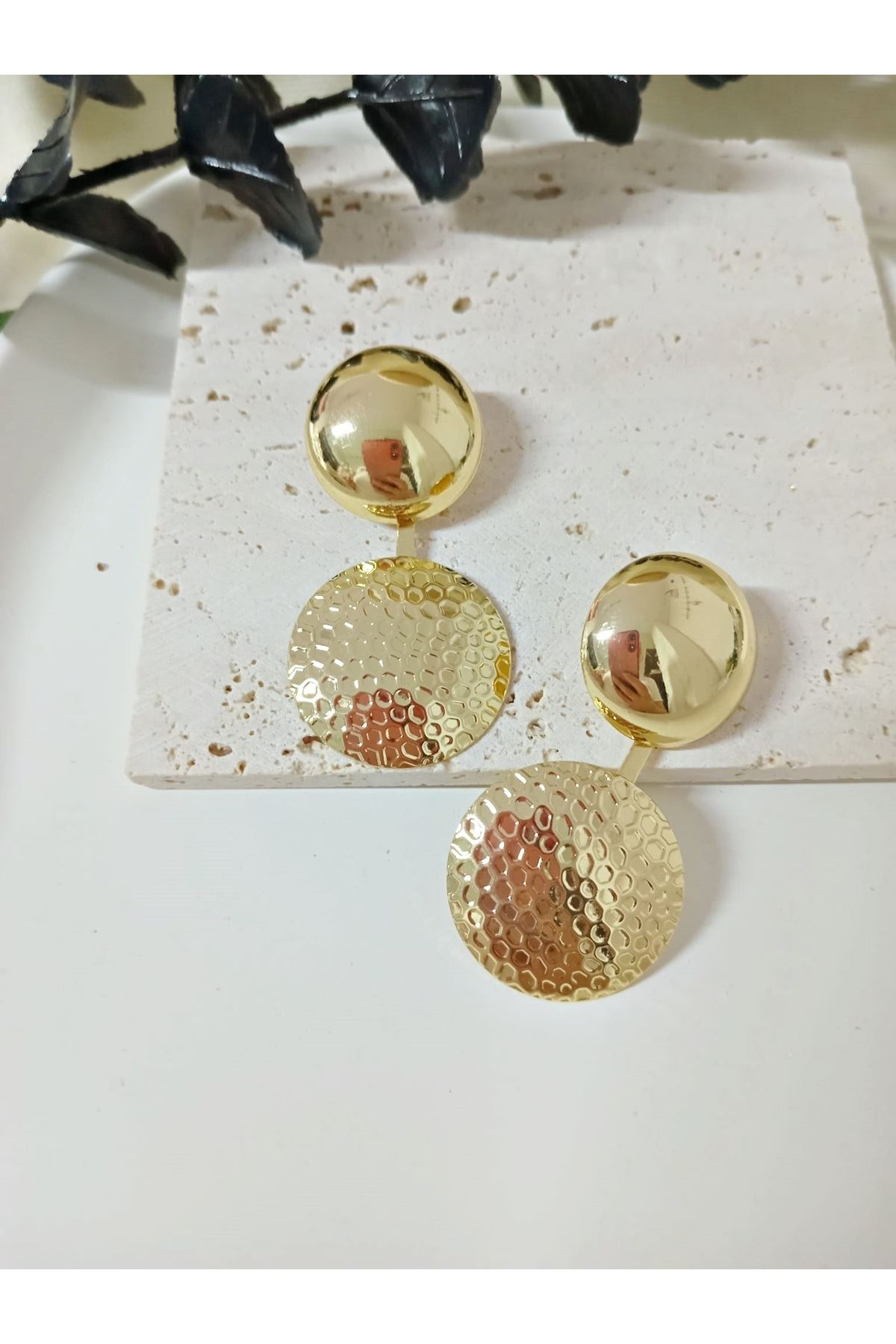 Gold Çift Bombeli Kadın Küpe