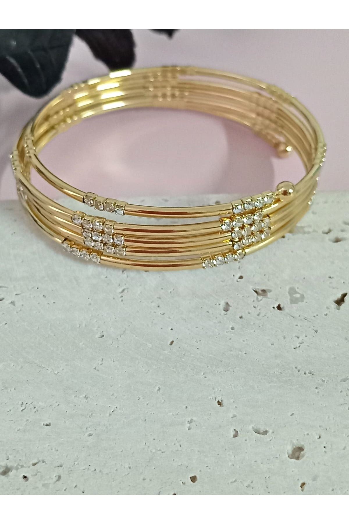 Gold Taşlı Dolamalı Kadın Bileklik