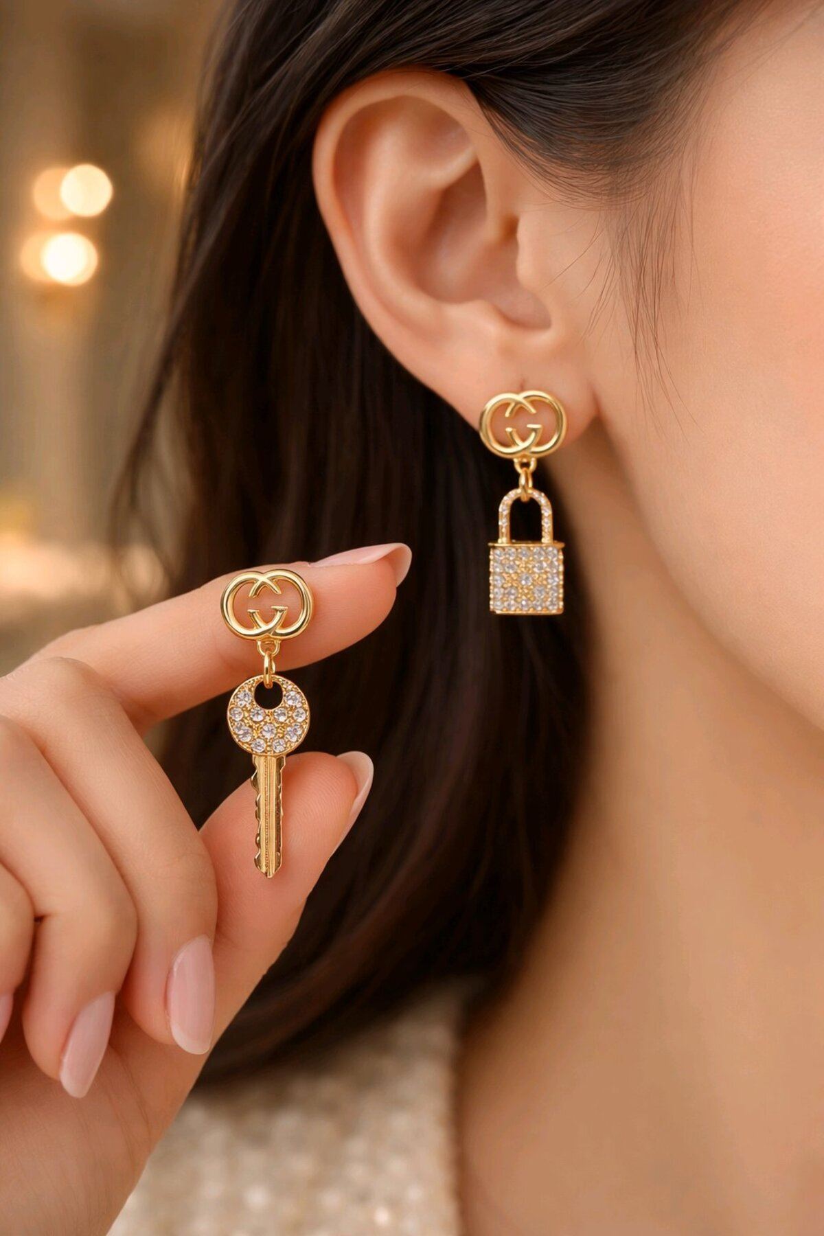 Gold Anahtar Kilit Taşlı Küpe