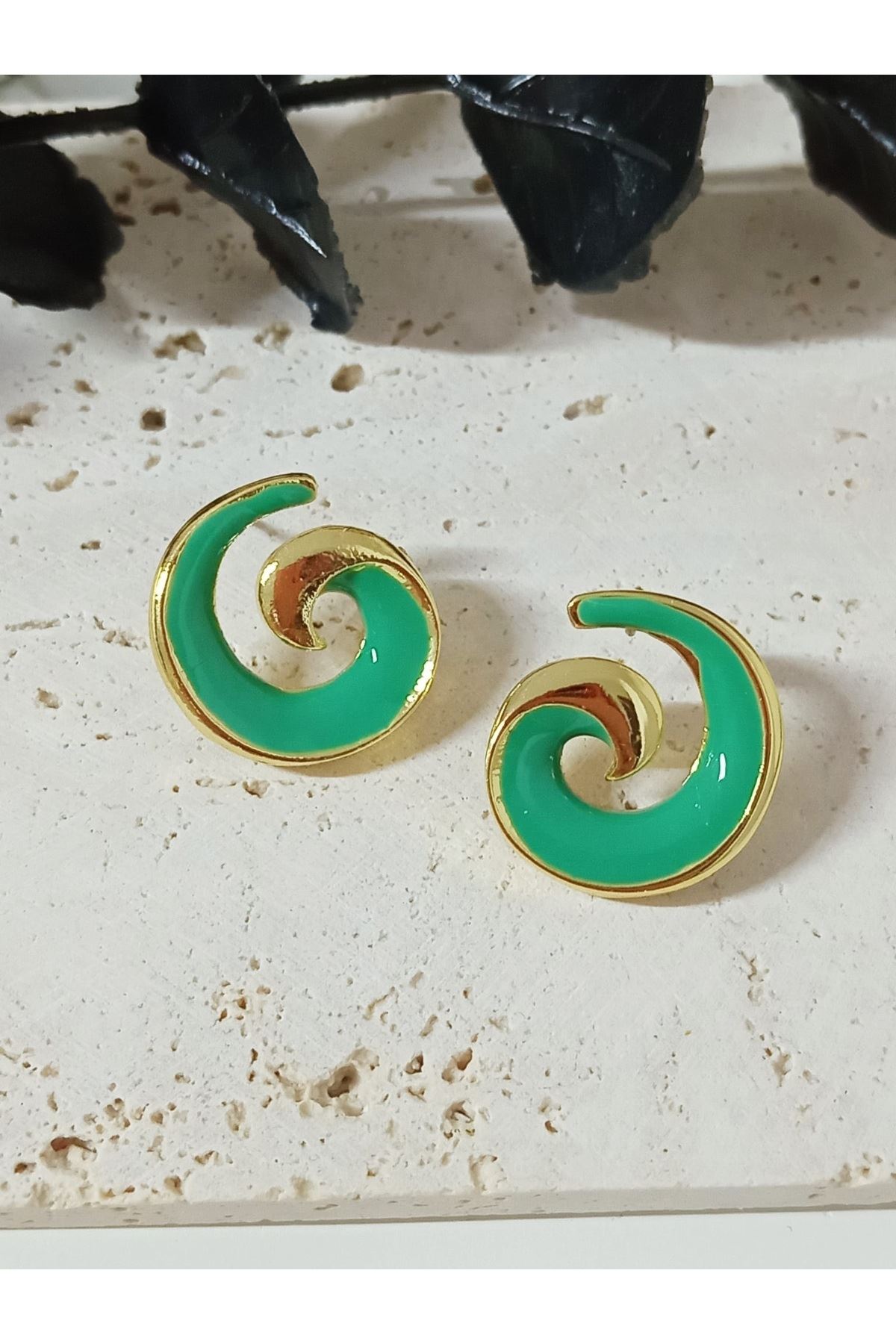 Yeşil Gold Spiral Kadın Küpe