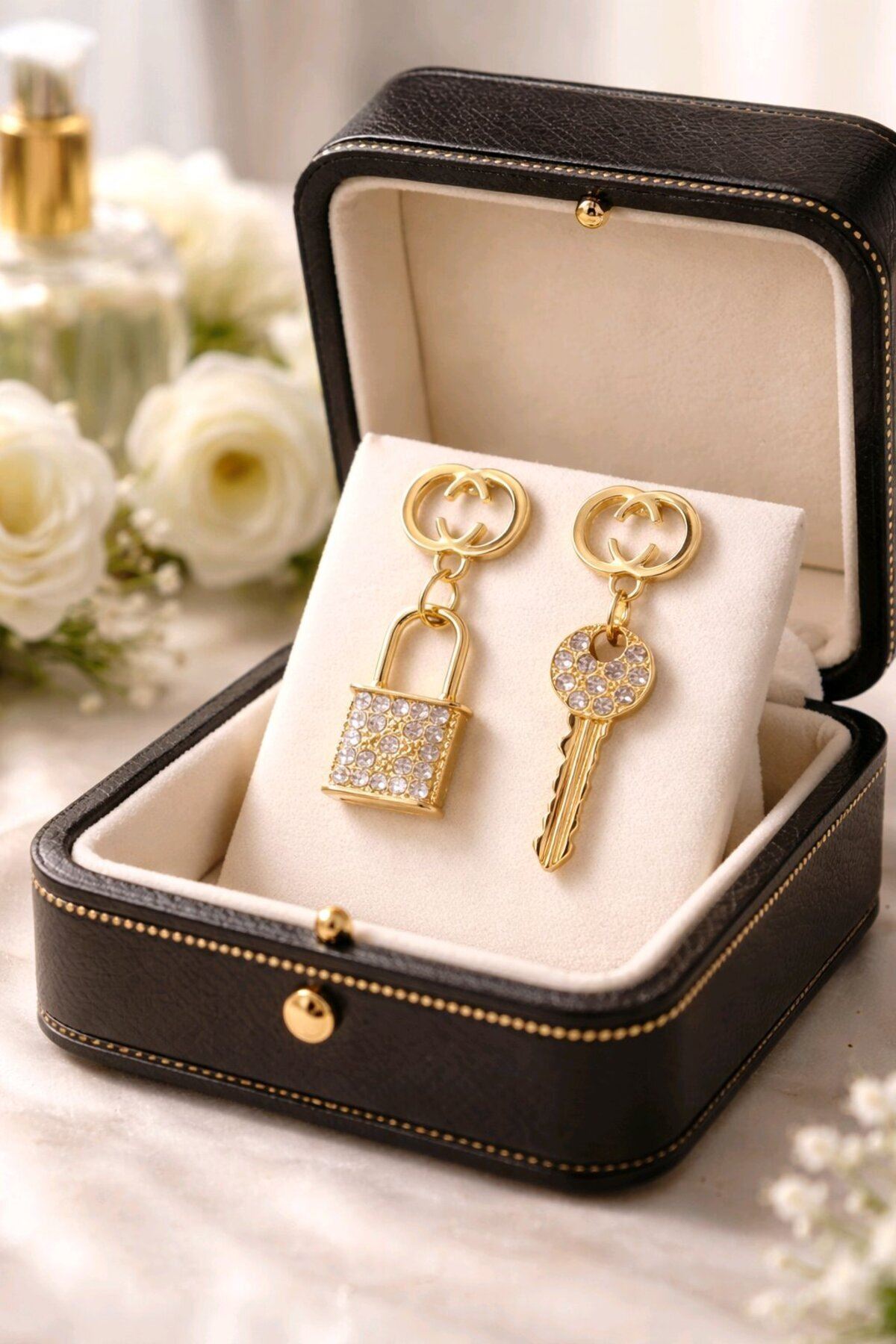 Gold Anahtar Kilit Taşlı Küpe