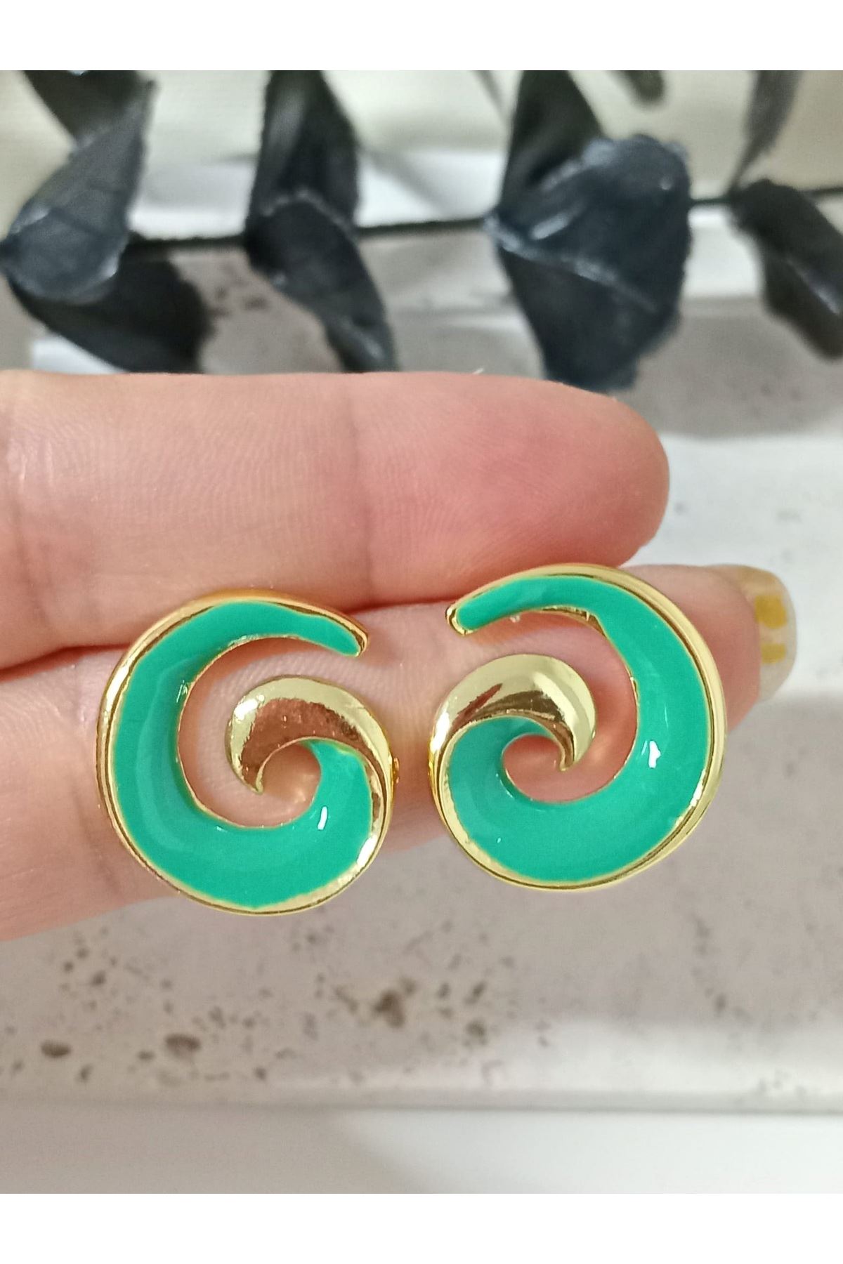 Yeşil Gold Spiral Kadın Küpe