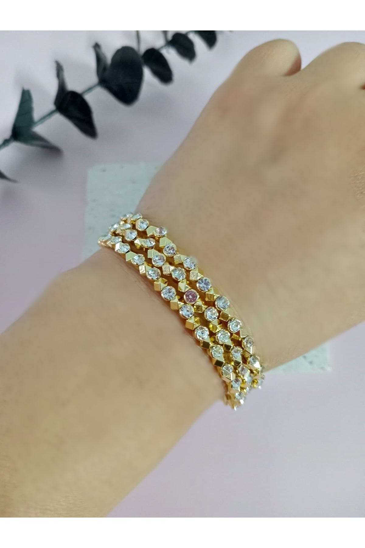 Gold Taşlı Dolamalı Kadın Bileklik