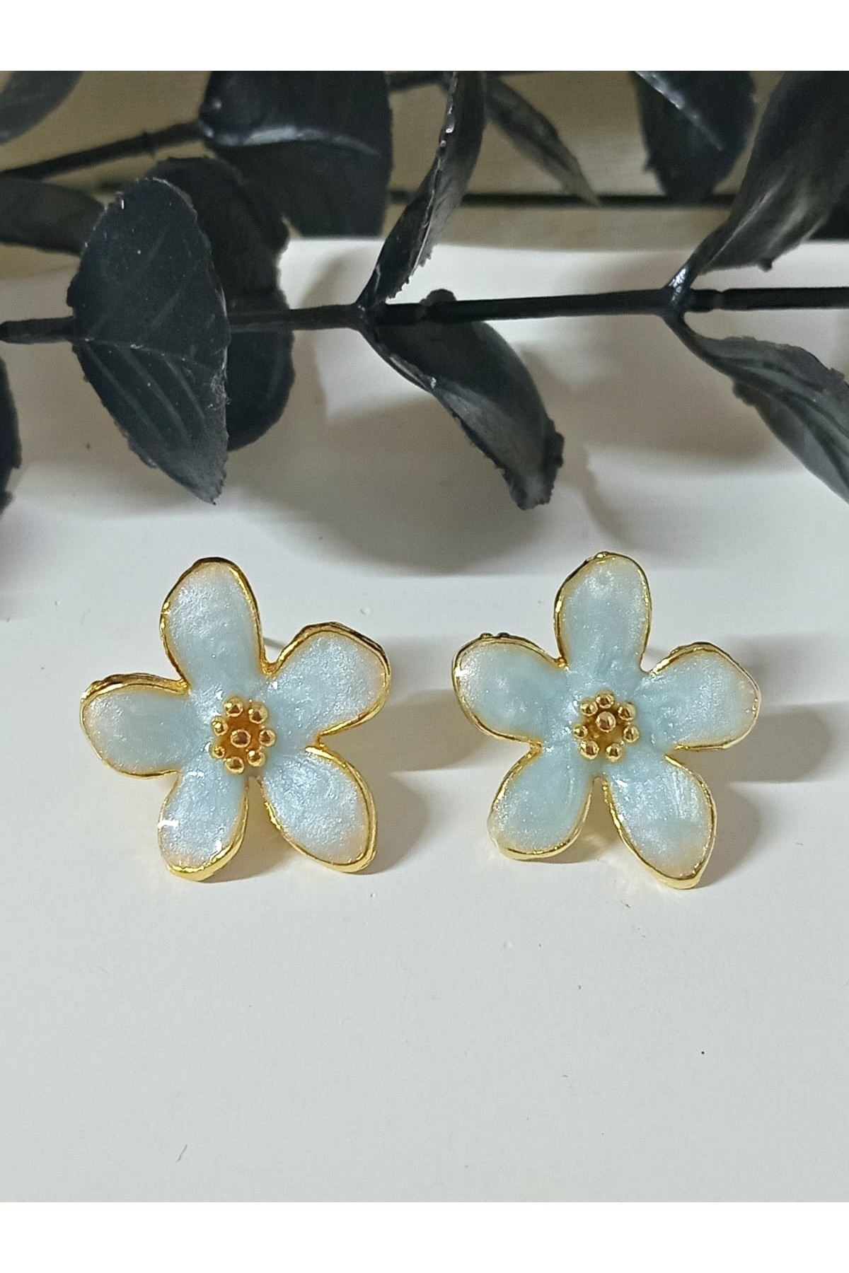 Mint Yeşili Sedefli Çiçek Hafif Şık Kadın Küpe