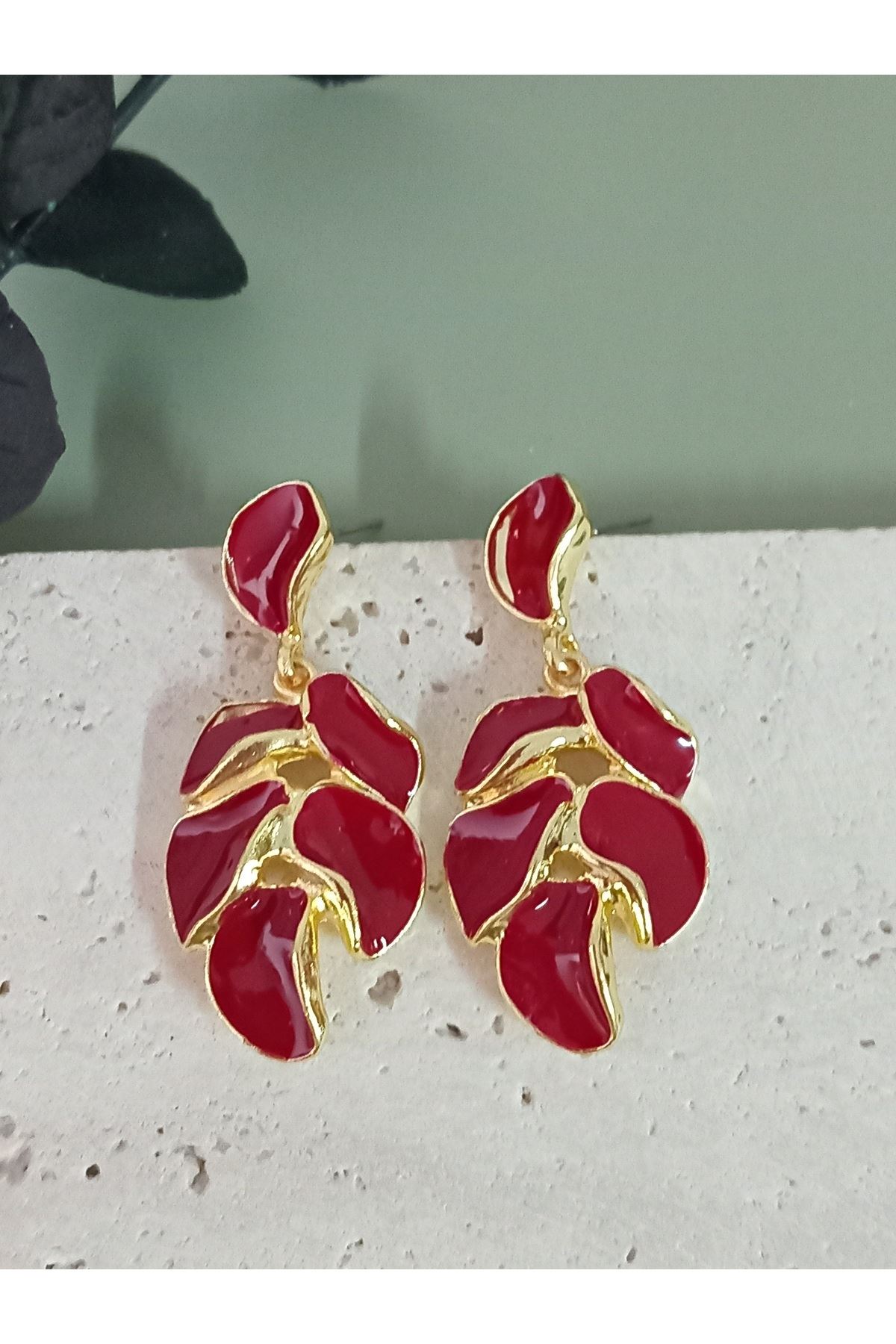 Bordo Yaprak Model Kadın Küpe