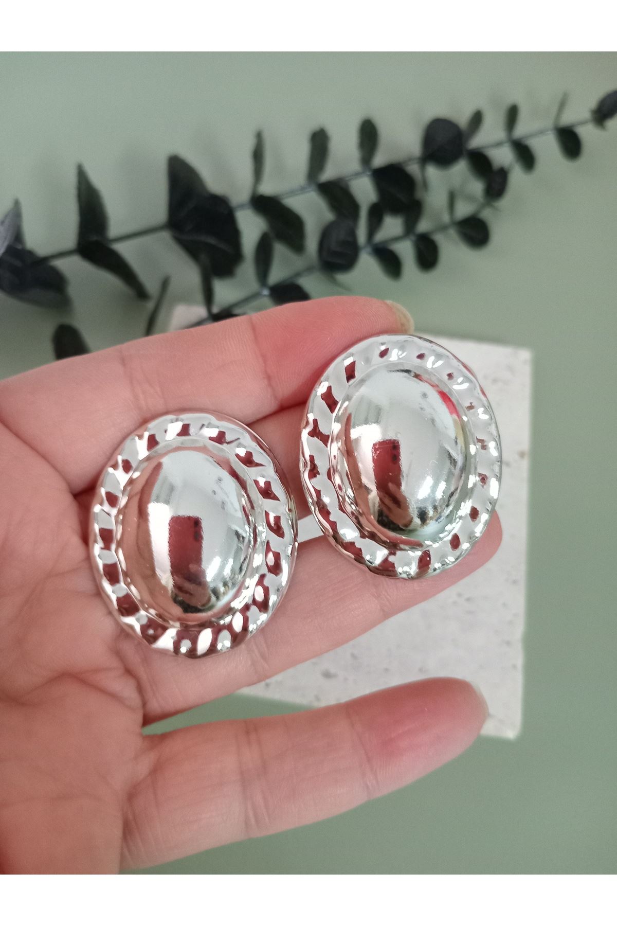 Gümüş Oval Büyük Hafif Kadın Küpe