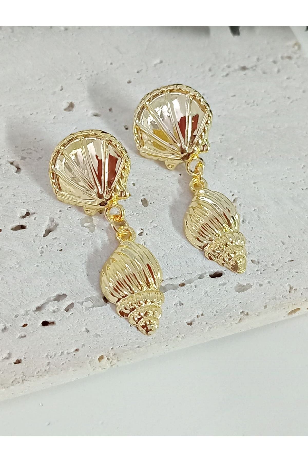Gold Deniz Kabuğu Hafif Şık Küpe