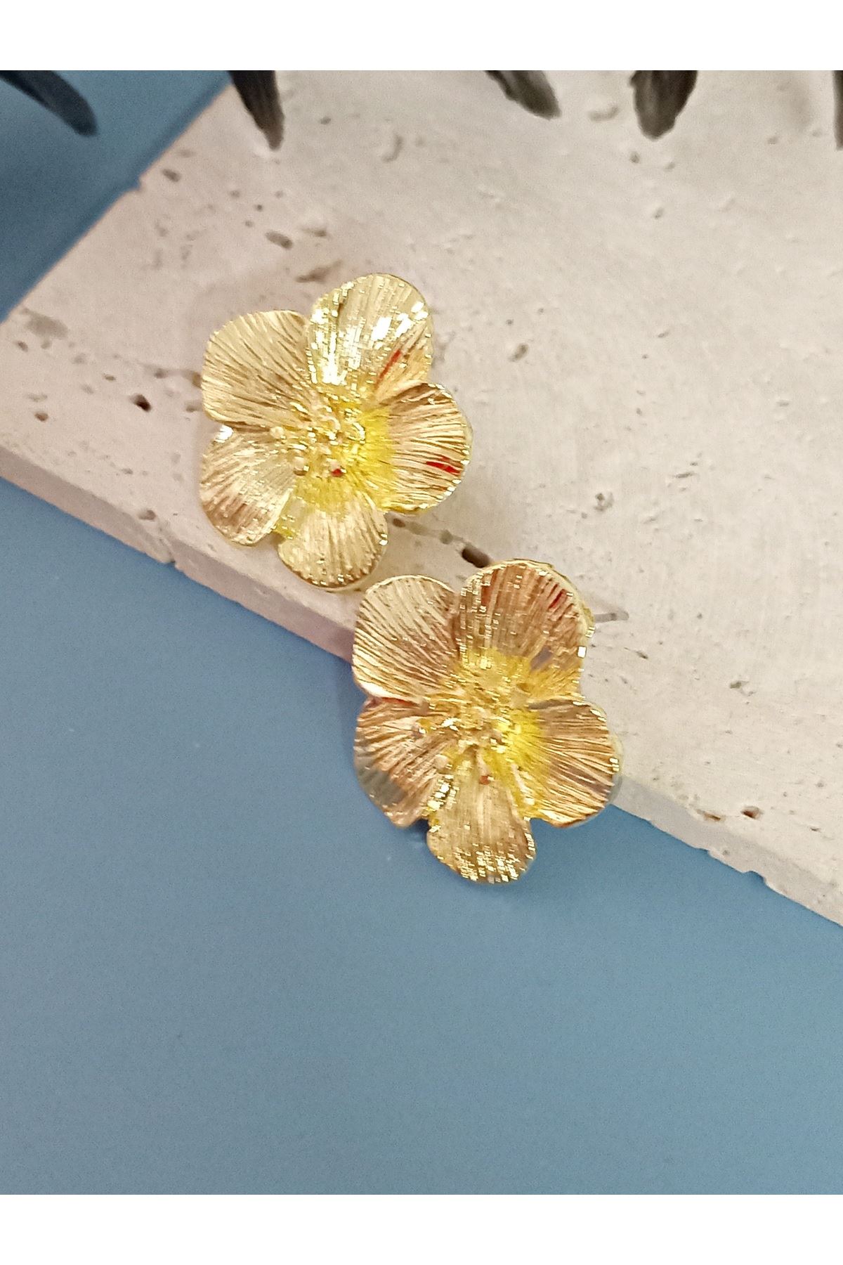 Gold Çiçek Kadın Küpe