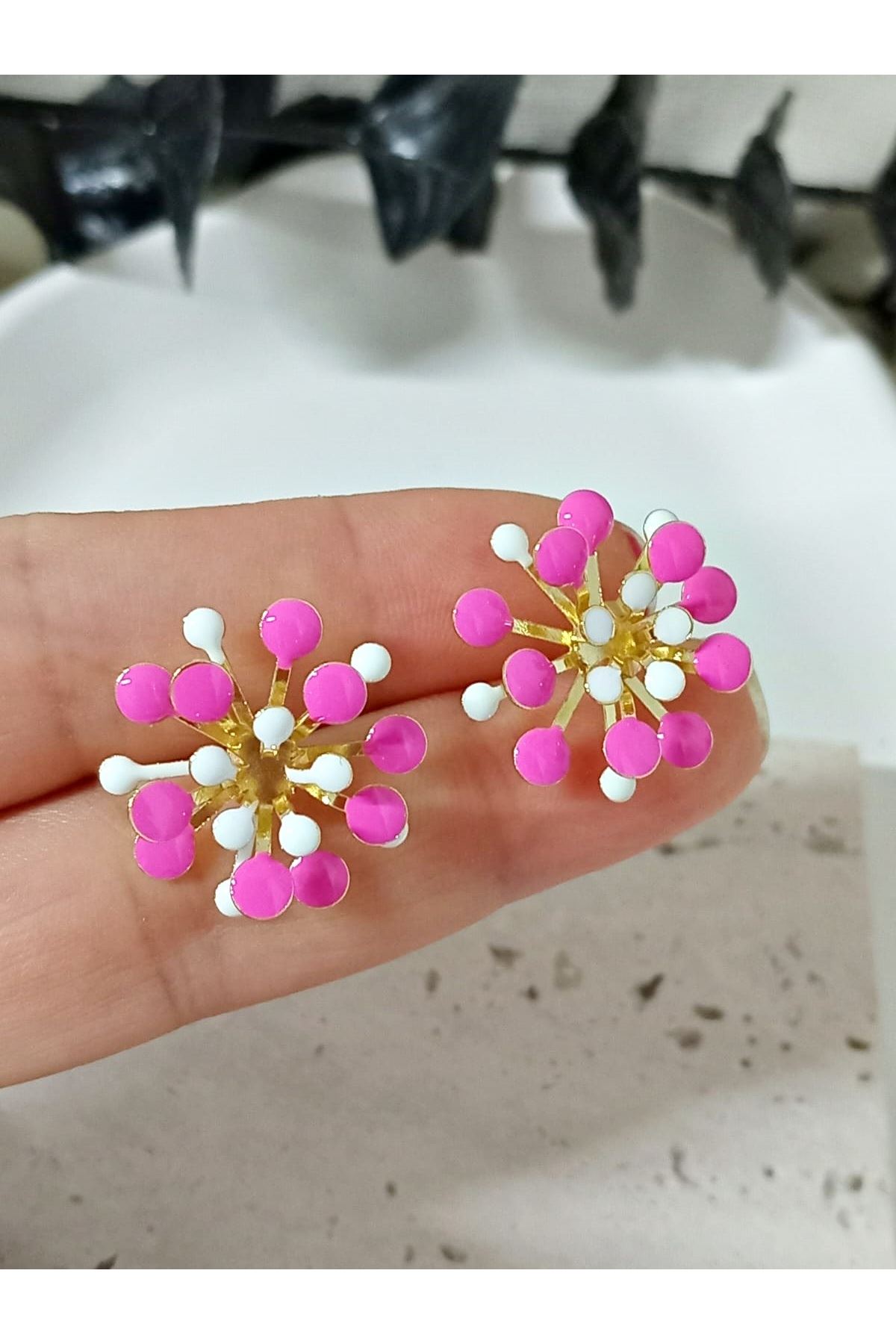 Pembe Beyaz Mineli Gold Küpe