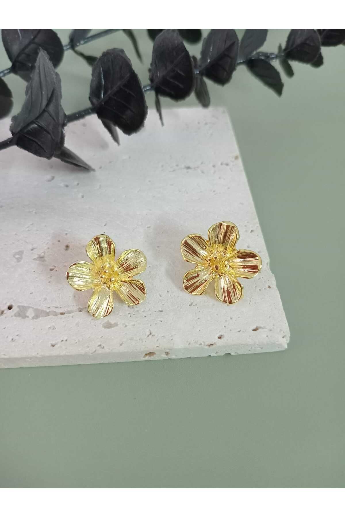 Gold Küçük Çiçek Kadın Küpe