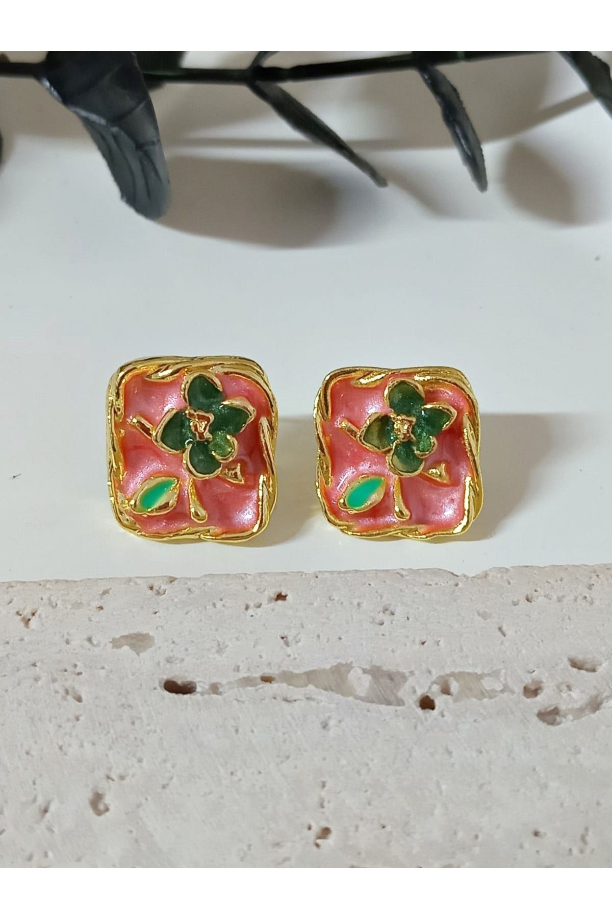 Somon Mineli Retro Çiçek Gold Küpe