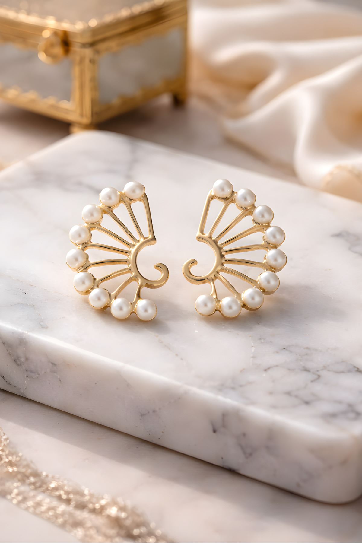 Gold İncili Küpe