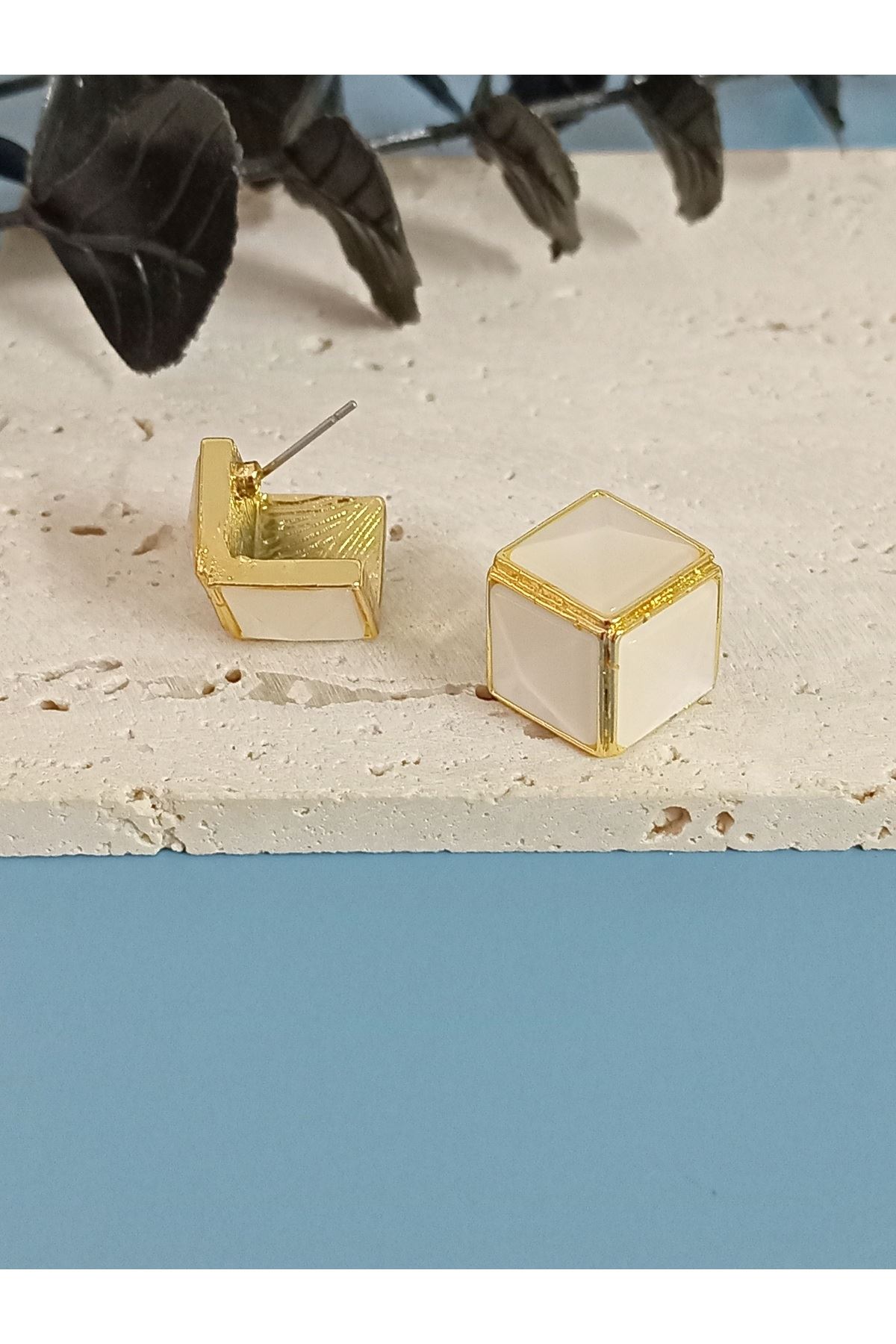 Gold Beyaz Küp Kadın Küpe