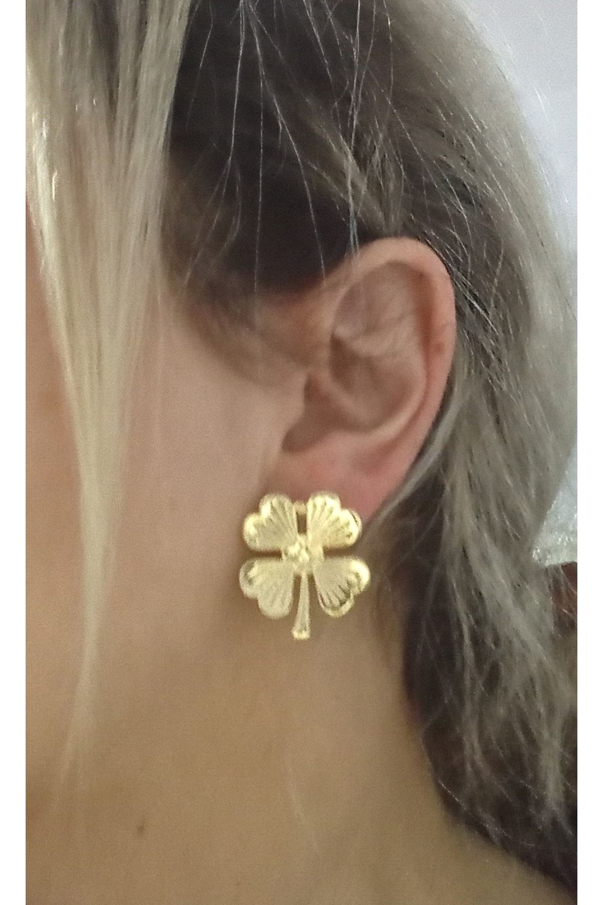 Gold Yonca Kadın Küpe