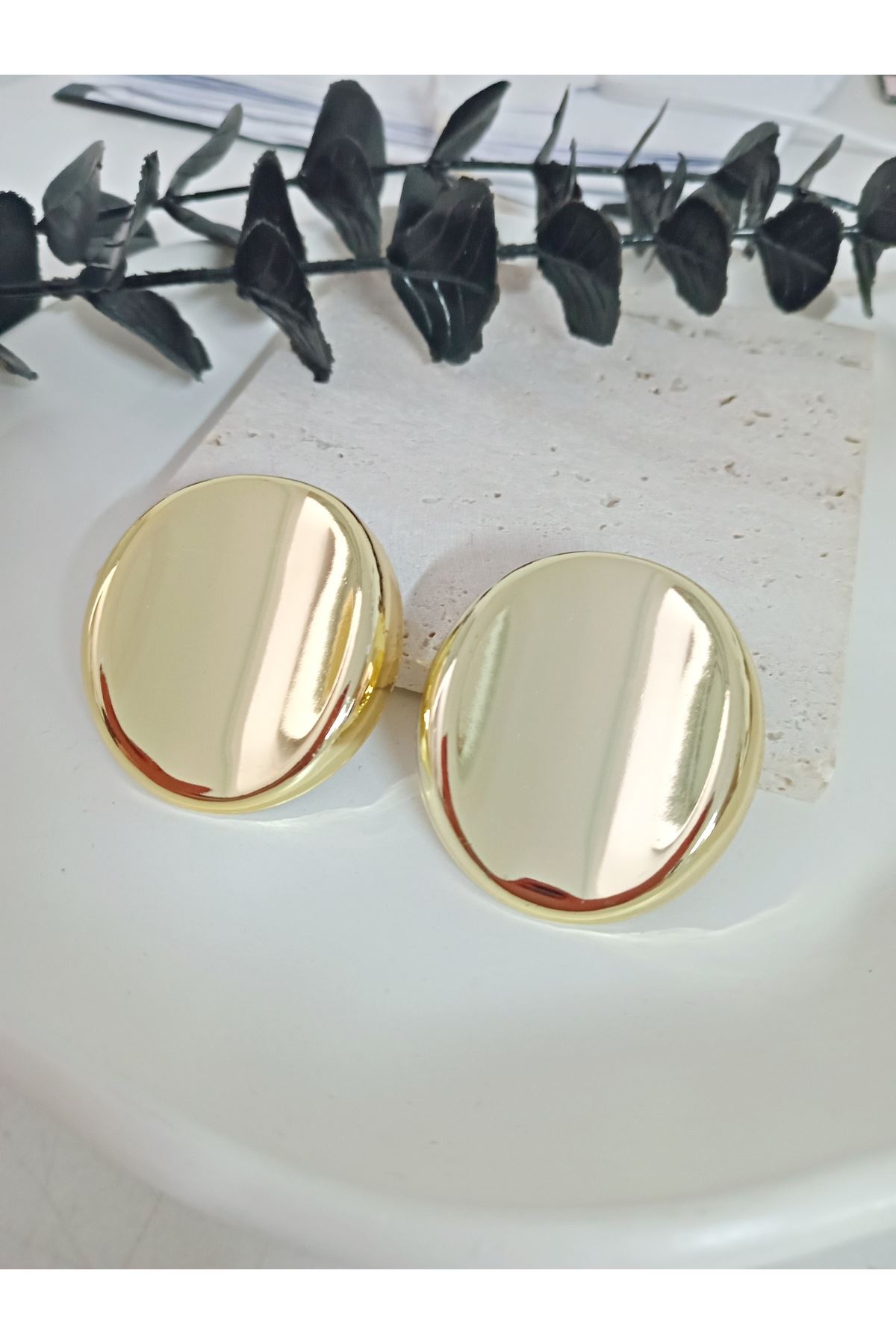 Gold Oval Hafif Büyük Şık Kadın Küpe