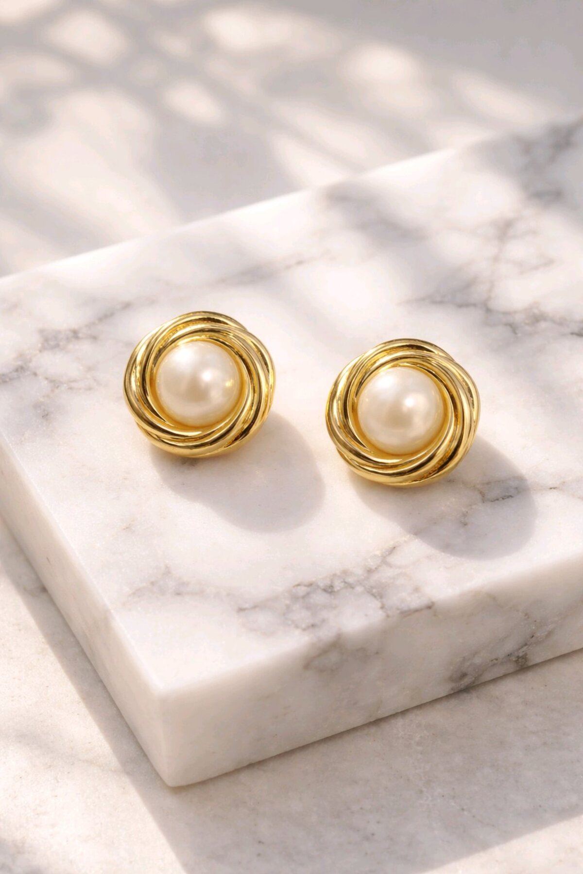 Gold Krem İnci Küpe