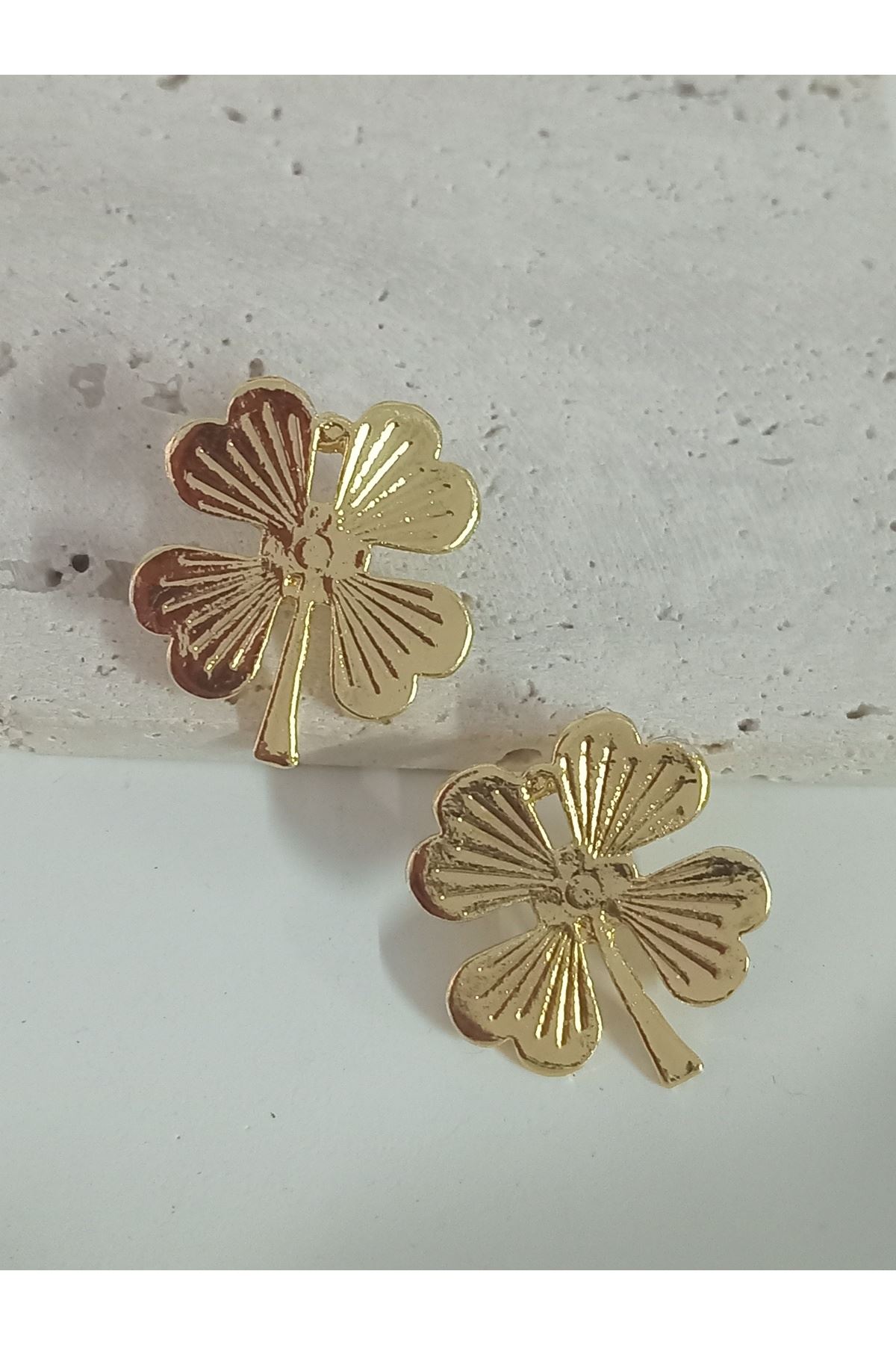 Gold Yonca Kadın Küpe