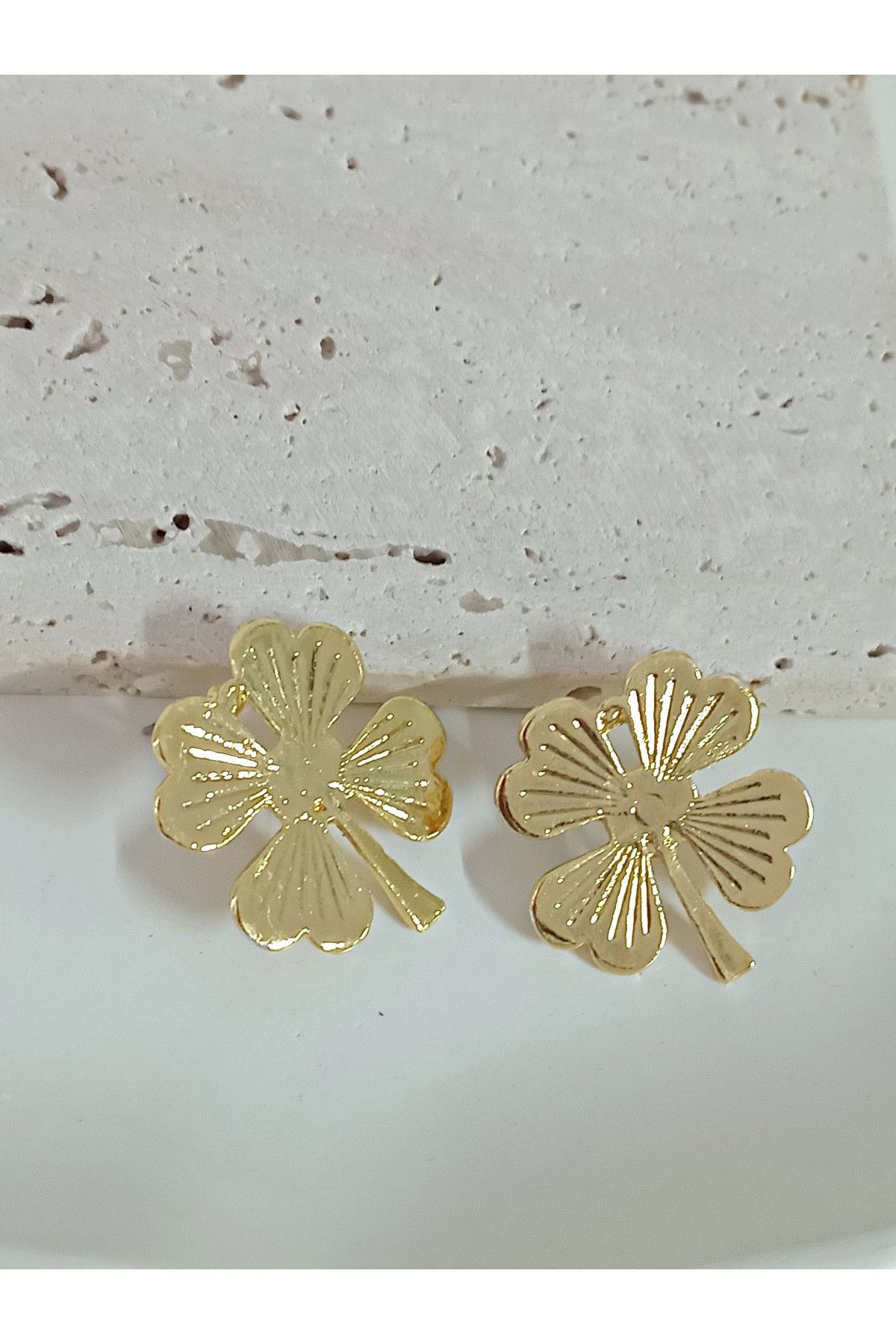 Gold Yonca Kadın Küpe